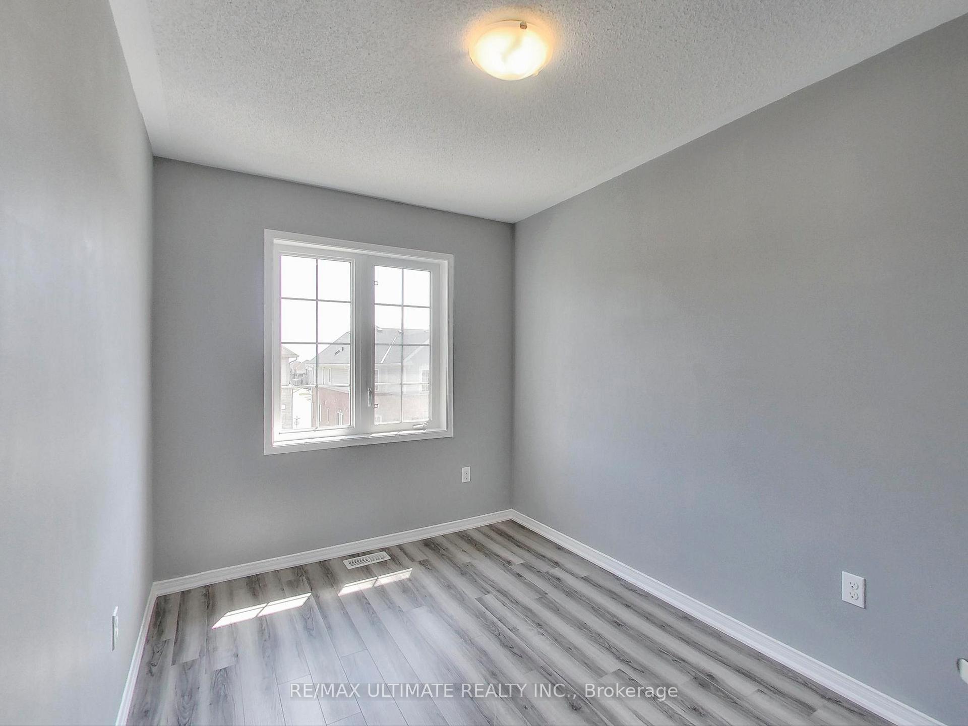 Photo 28 of 487 Rossland Road E, Ajax, Central East — HOMEH