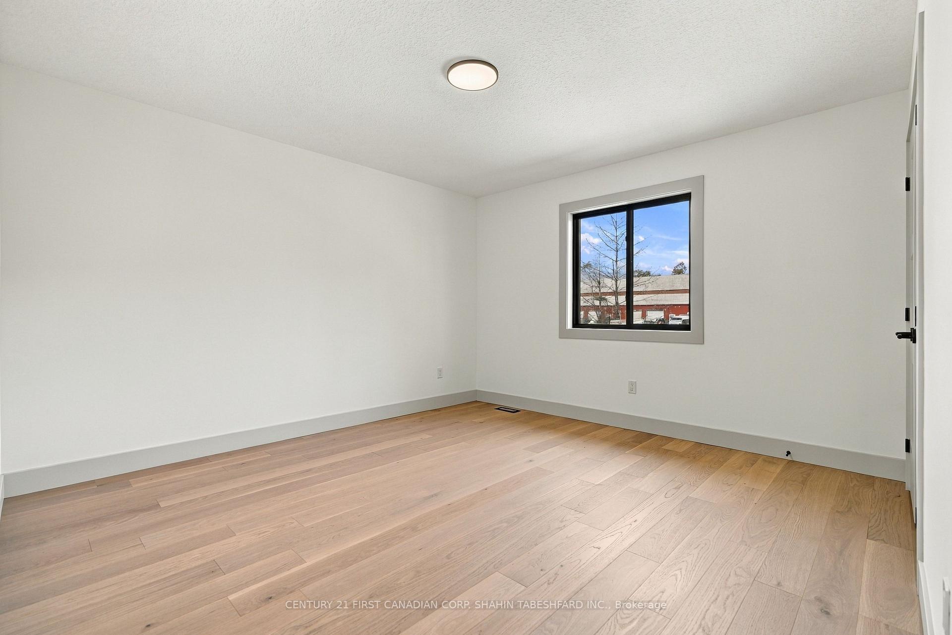 Photo 33 of 216 Knott Drive, London, South W — HOMEH