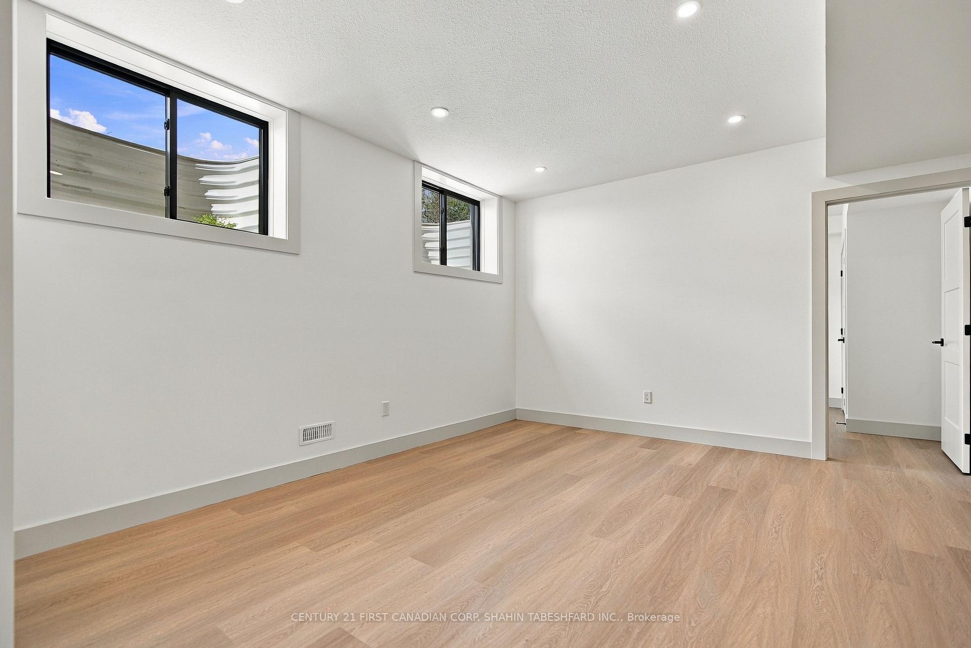 Photo 40 of 216 Knott Drive, London, South W — HOMEH