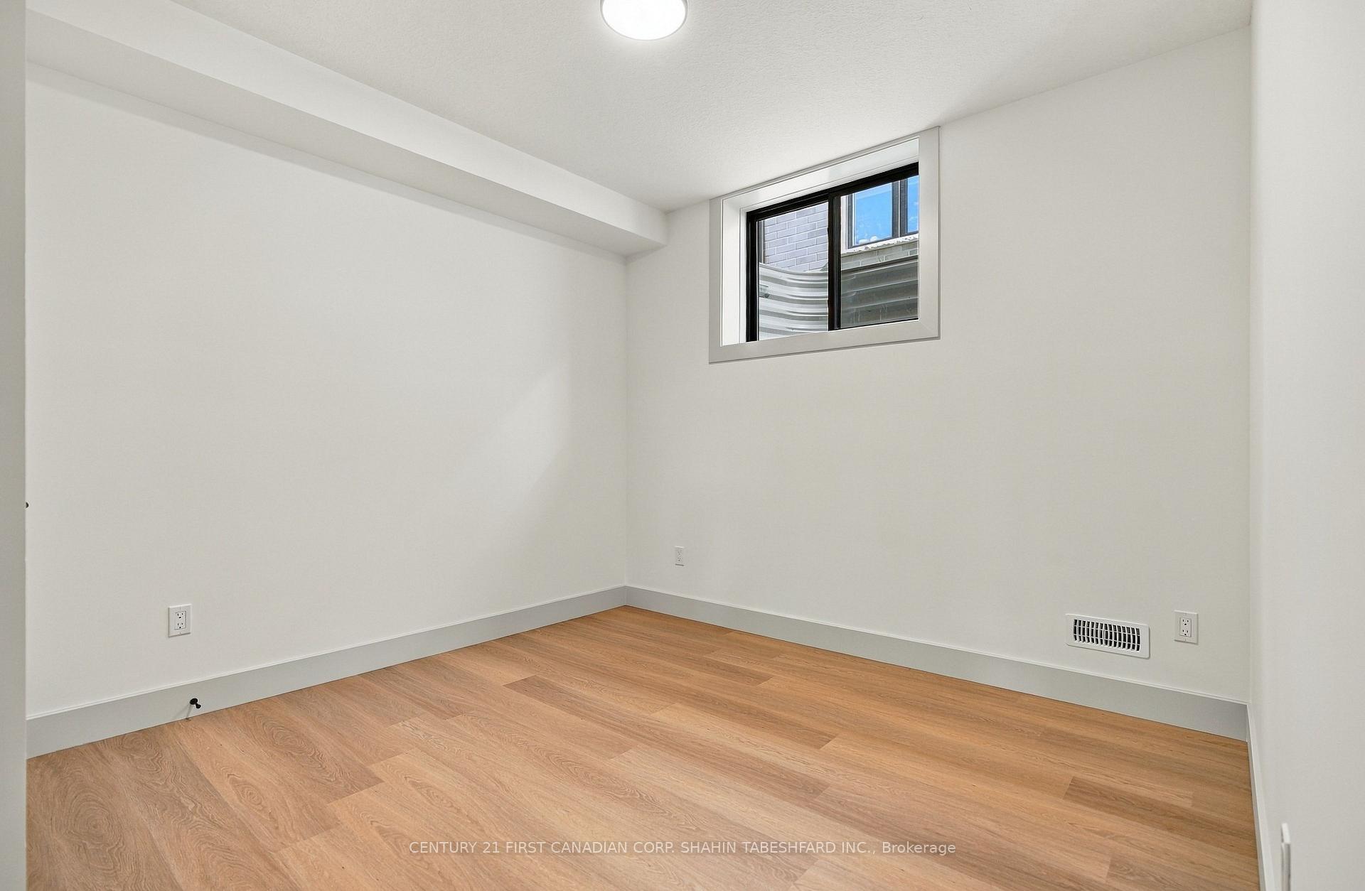 Photo 42 of 216 Knott Drive, London, South W — HOMEH