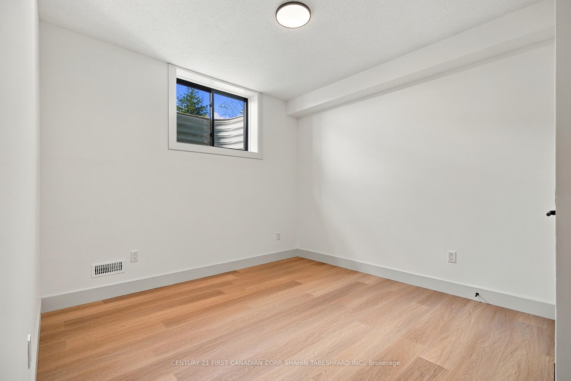 Photo 44 of 216 Knott Drive, London, South W — HOMEH