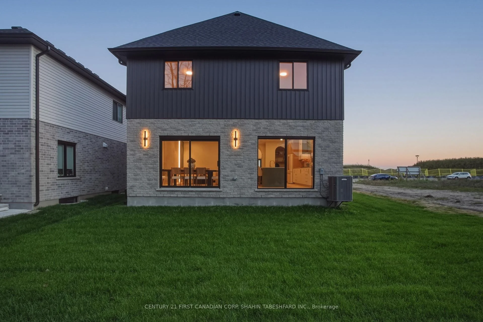 Photo 47 of 216 Knott Drive, London, South W — HOMEH