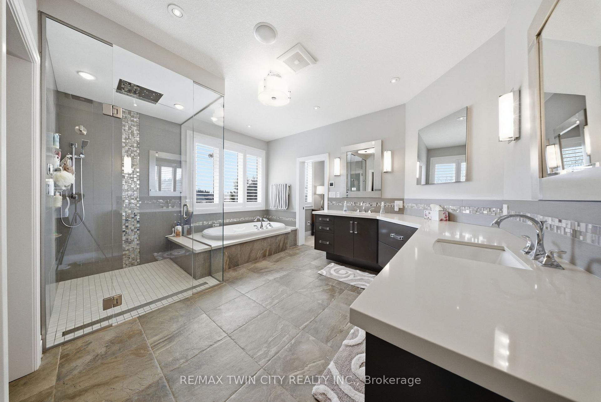 Photo 19 of 29 Wallace Court, Brantford — HOMEH
