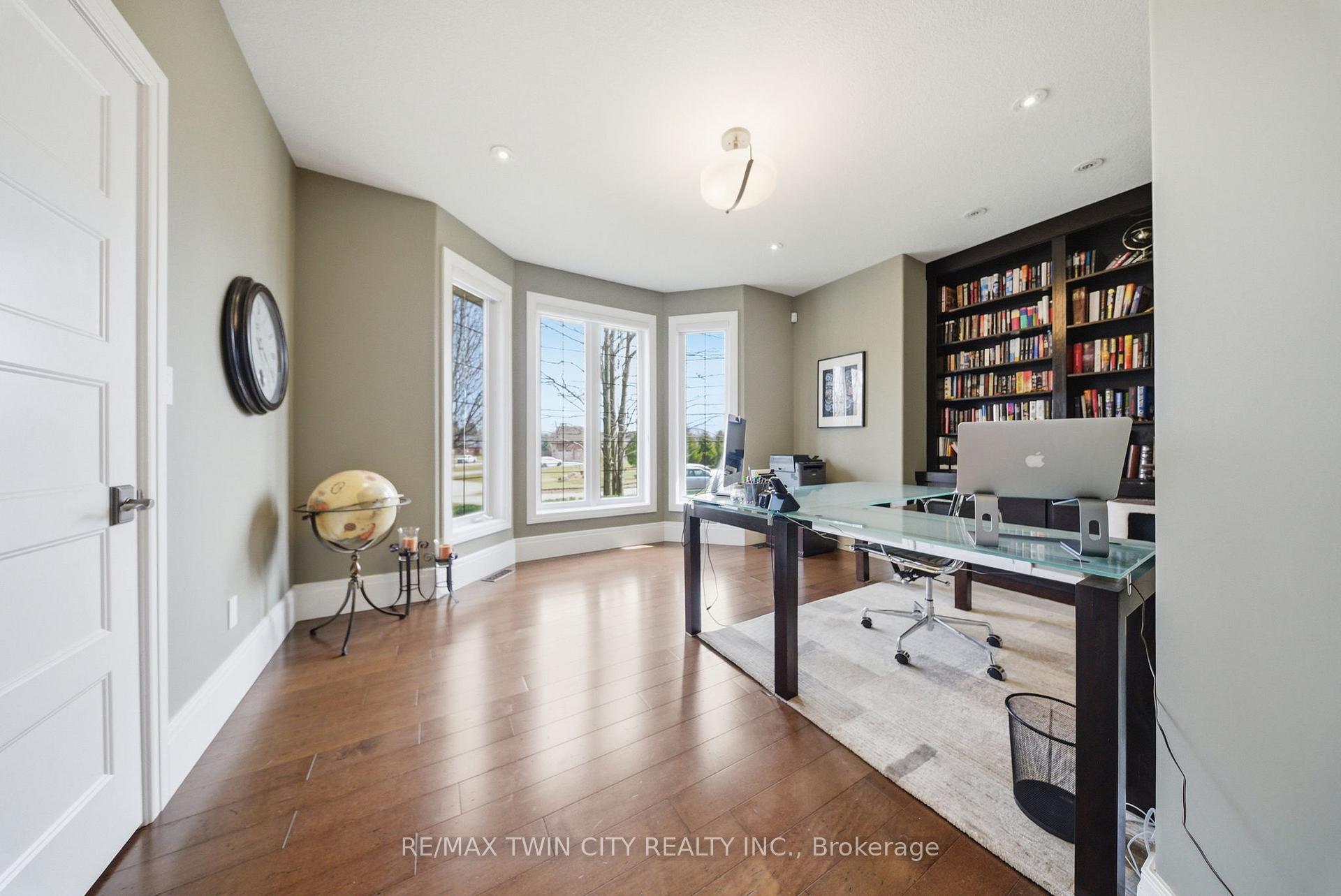 Photo 22 of 29 Wallace Court, Brantford — HOMEH
