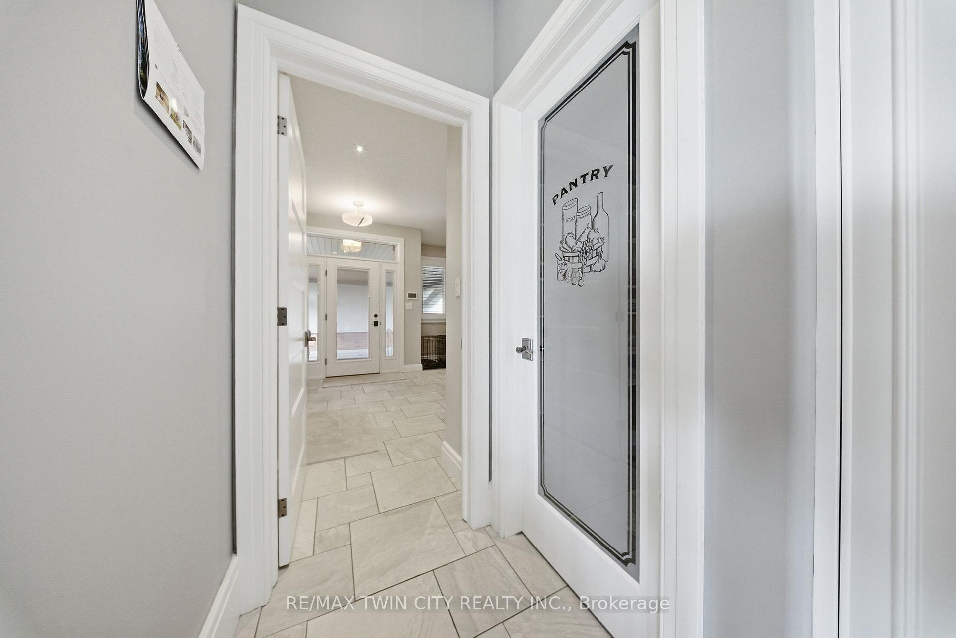 Photo 28 of 29 Wallace Court, Brantford — HOMEH