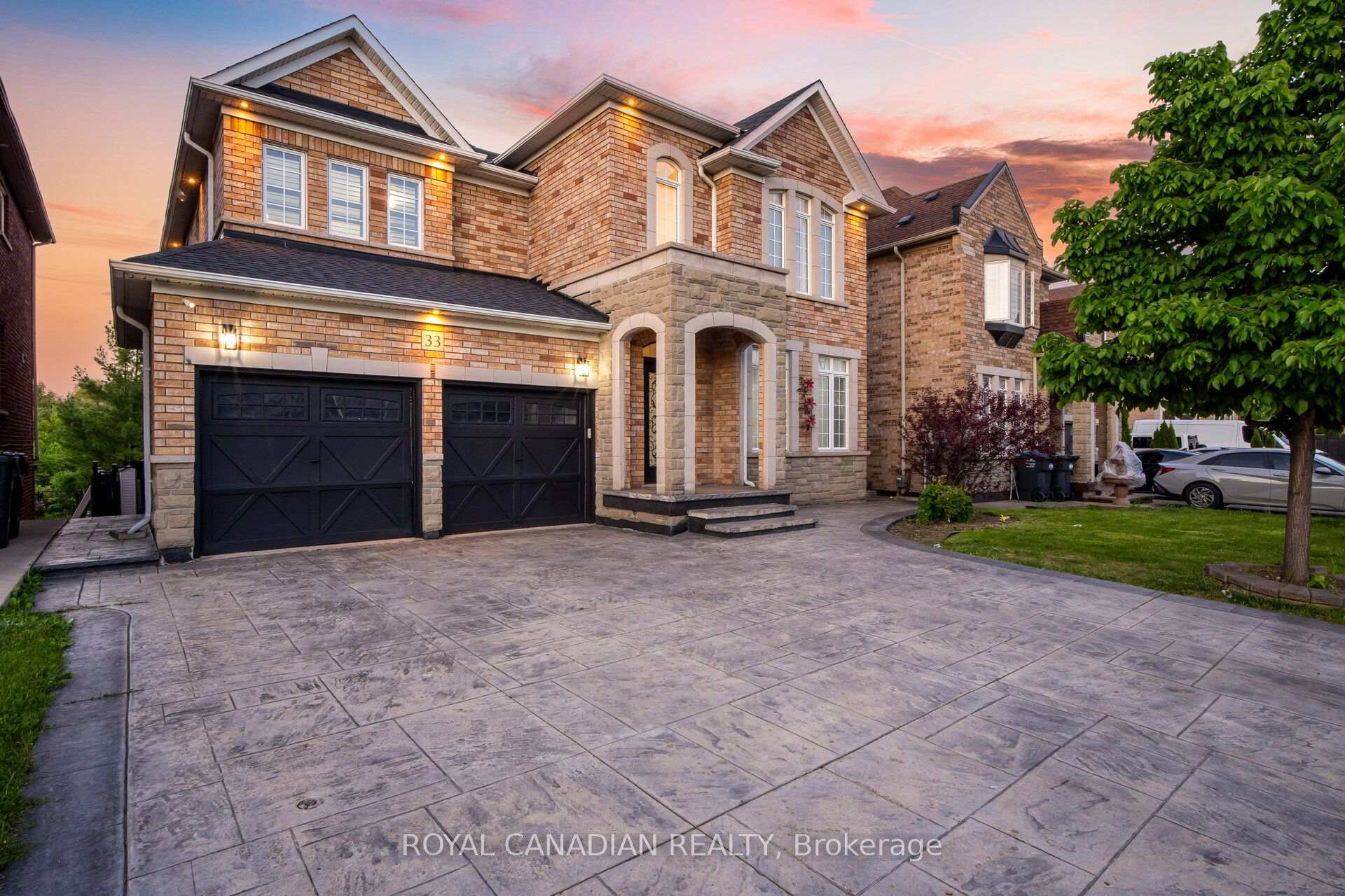 Photo 3 of 33 Rubysilver Drive, Brampton, Vales of Castlemore — HOMEH