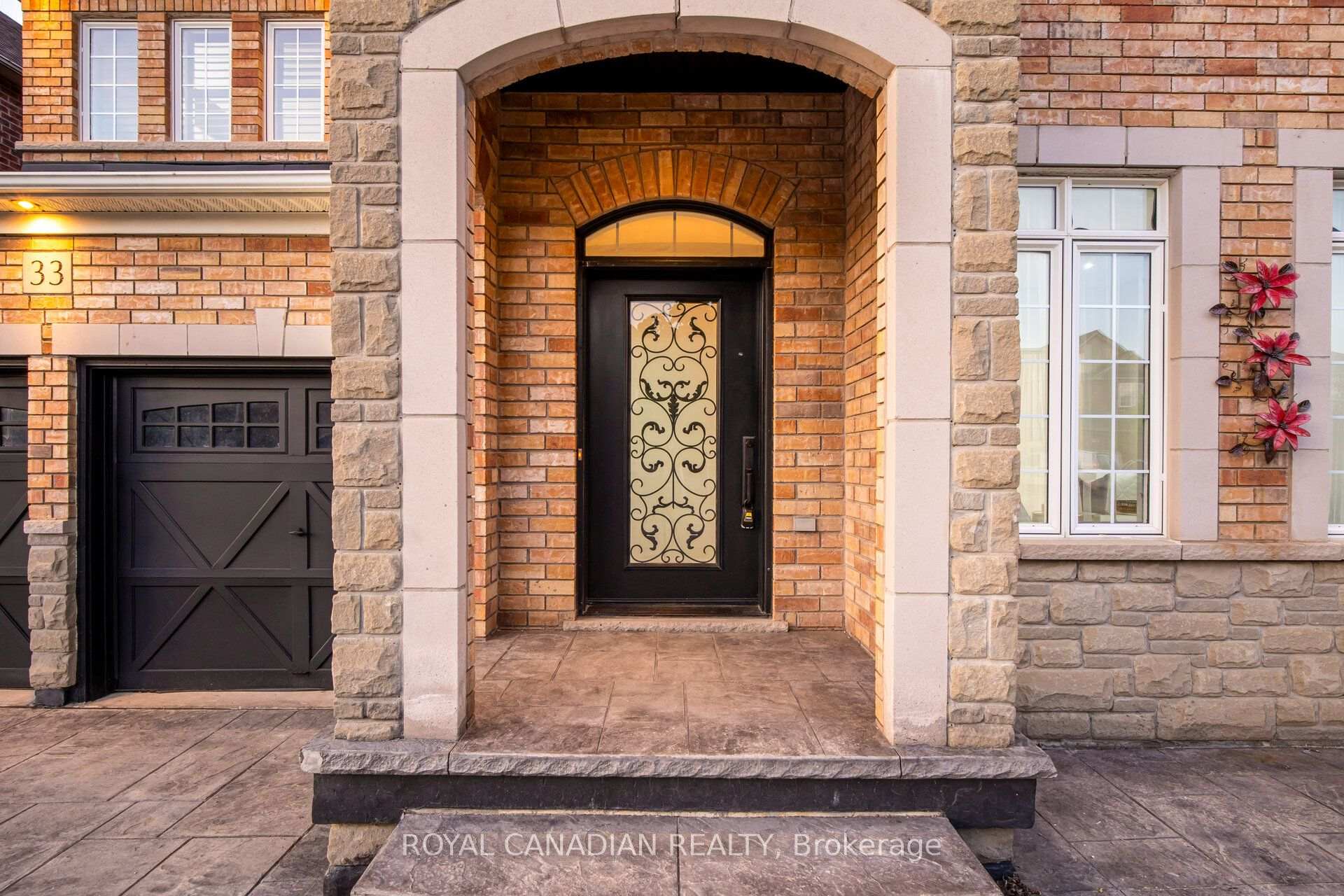 Photo 5 of 33 Rubysilver Drive, Brampton, Vales of Castlemore — HOMEH
