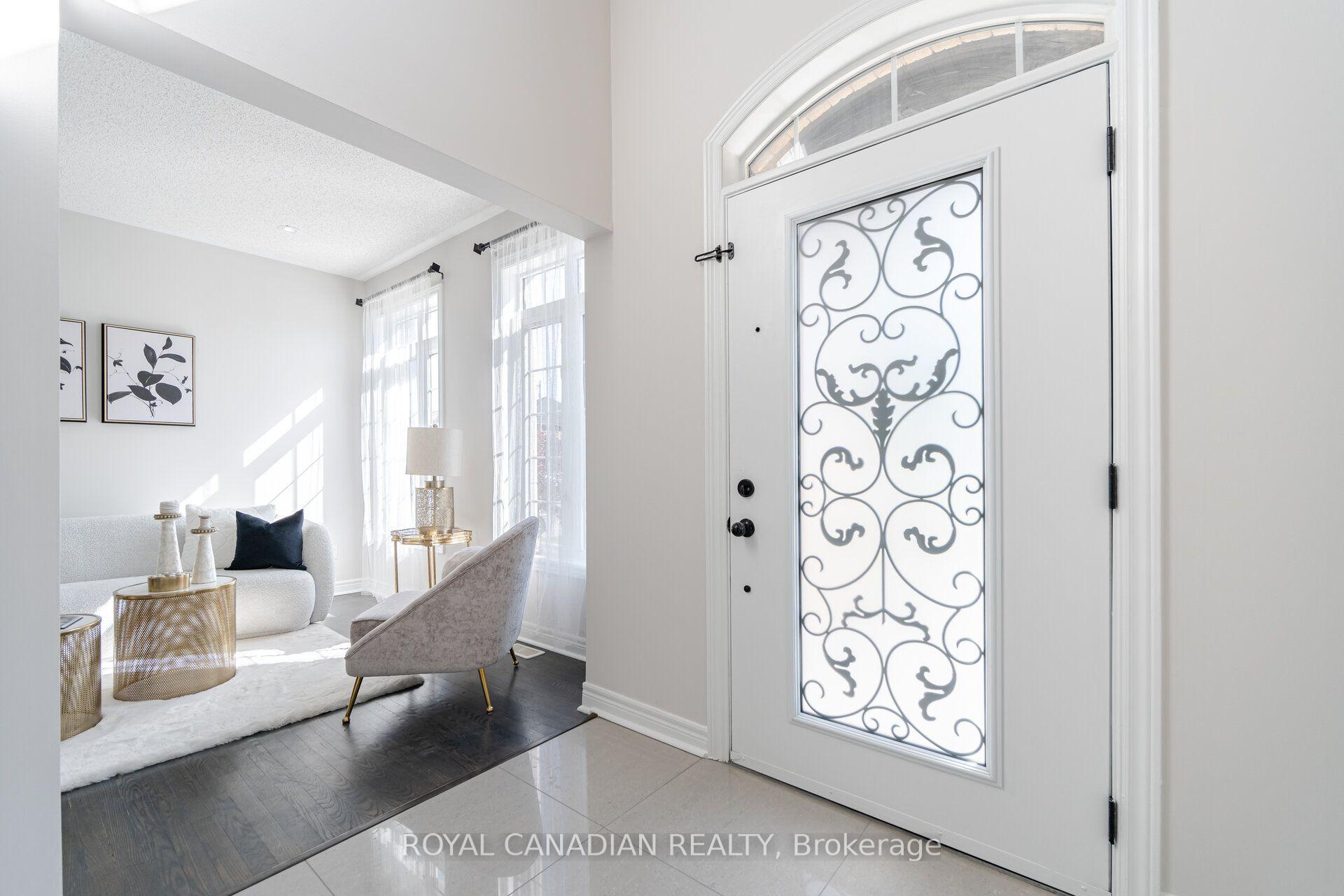 Photo 7 of 33 Rubysilver Drive, Brampton, Vales of Castlemore — HOMEH