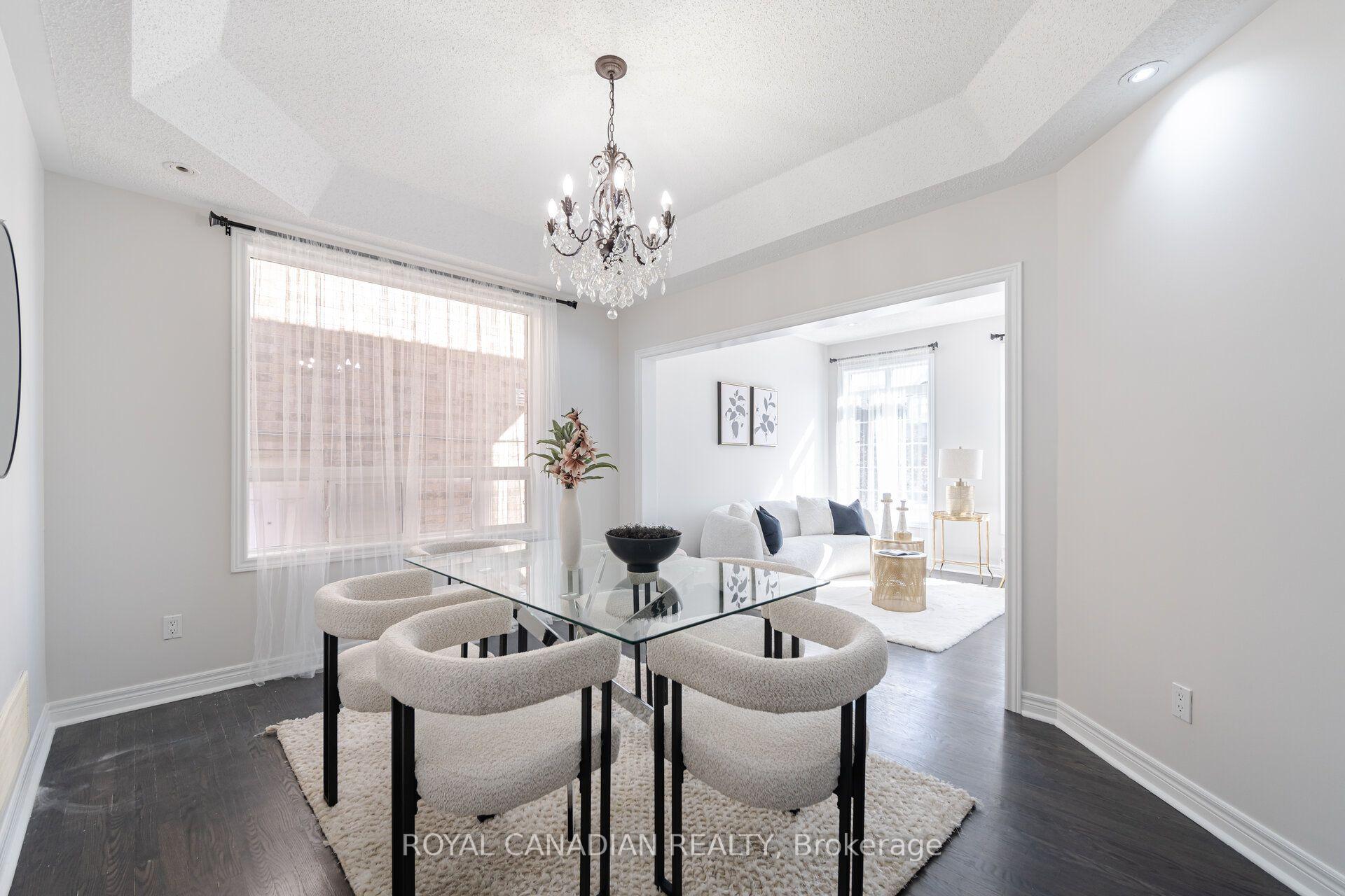 Photo 9 of 33 Rubysilver Drive, Brampton, Vales of Castlemore — HOMEH