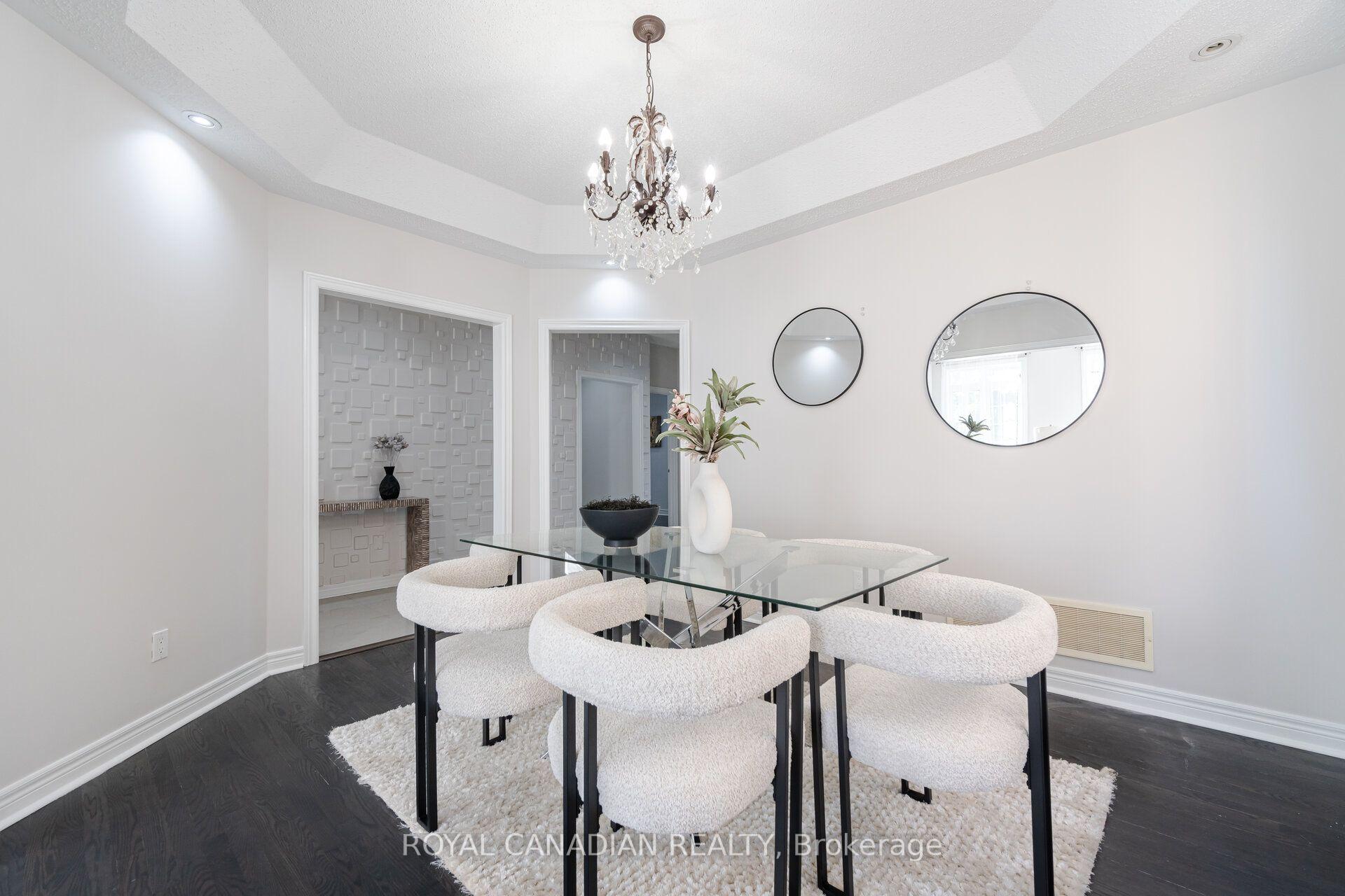 Photo 10 of 33 Rubysilver Drive, Brampton, Vales of Castlemore — HOMEH