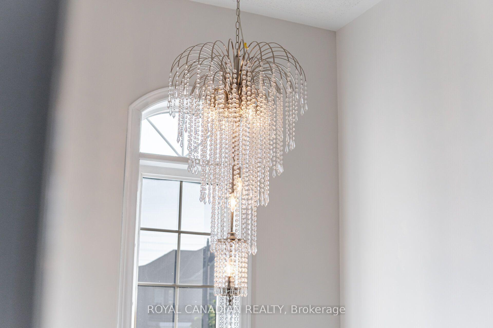 Photo 24 of 33 Rubysilver Drive, Brampton, Vales of Castlemore — HOMEH