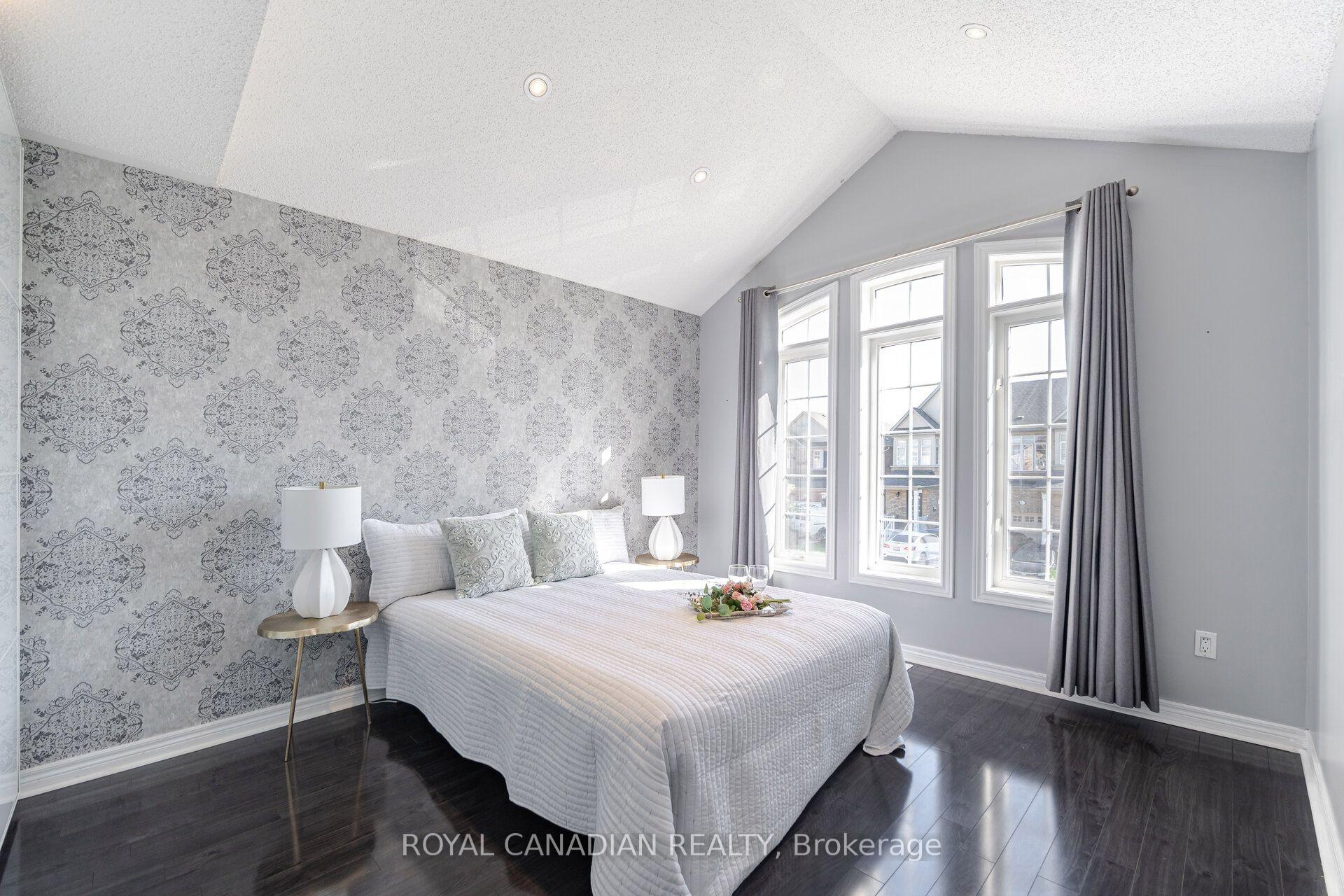 Photo 34 of 33 Rubysilver Drive, Brampton, Vales of Castlemore — HOMEH
