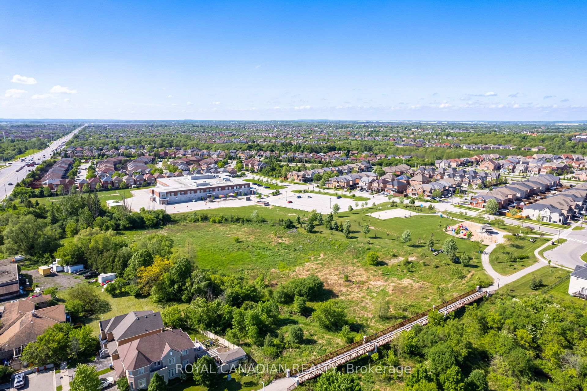 Photo 49 of 33 Rubysilver Drive, Brampton, Vales of Castlemore — HOMEH