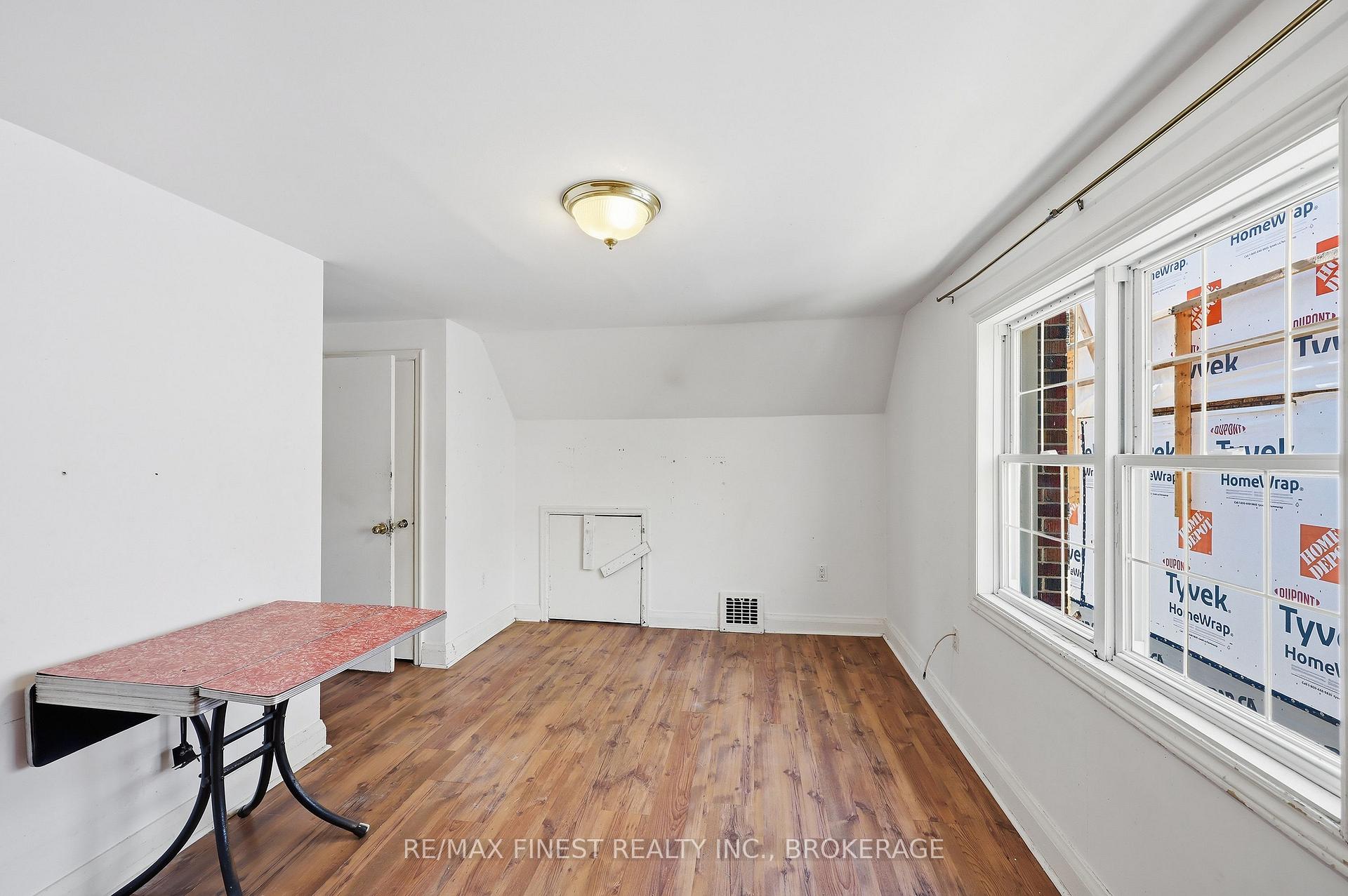 Photo 31 of 3 John Street, Kingston, East of Sir John A. Blvd — HOMEH