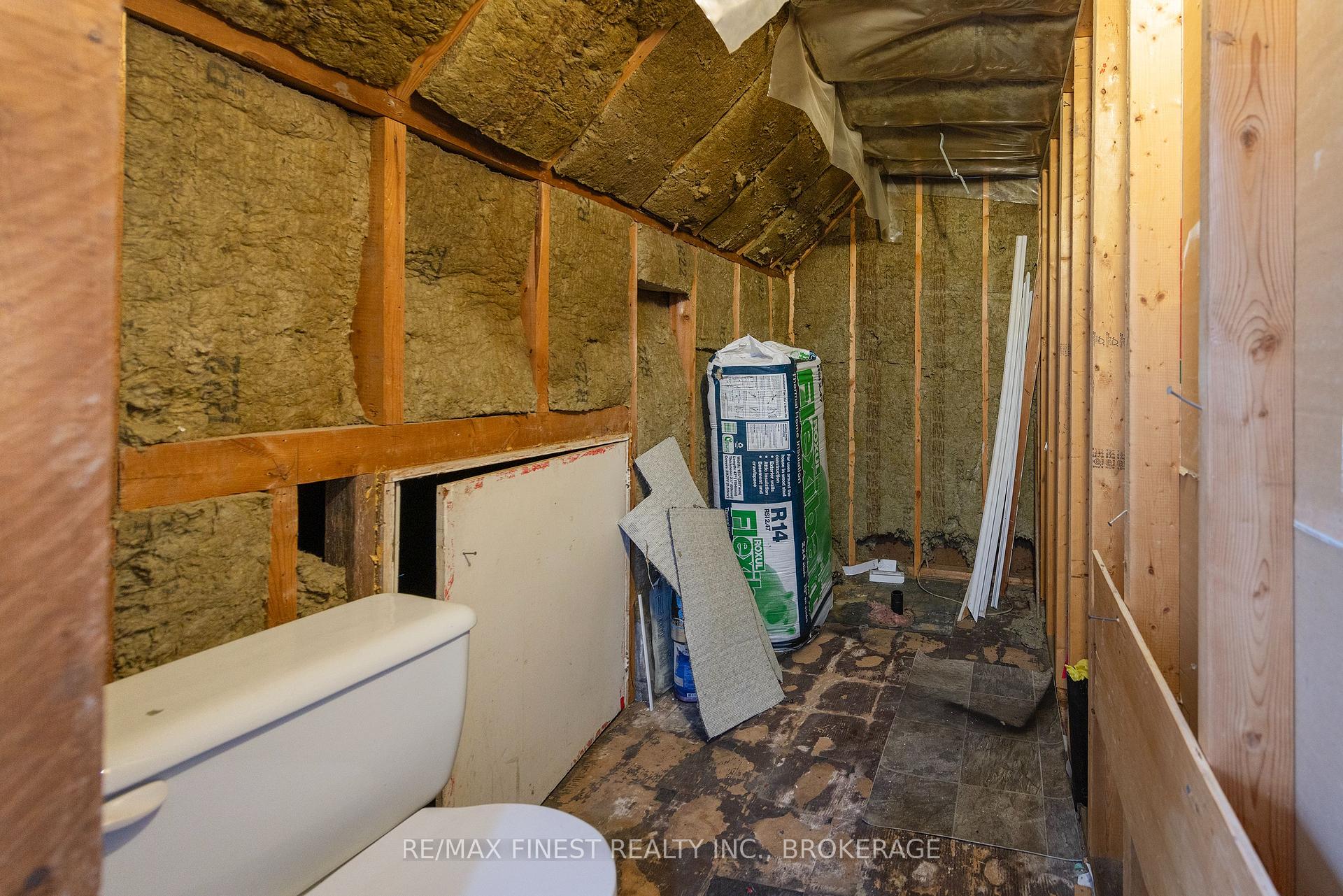Photo 33 of 3 John Street, Kingston, East of Sir John A. Blvd — HOMEH