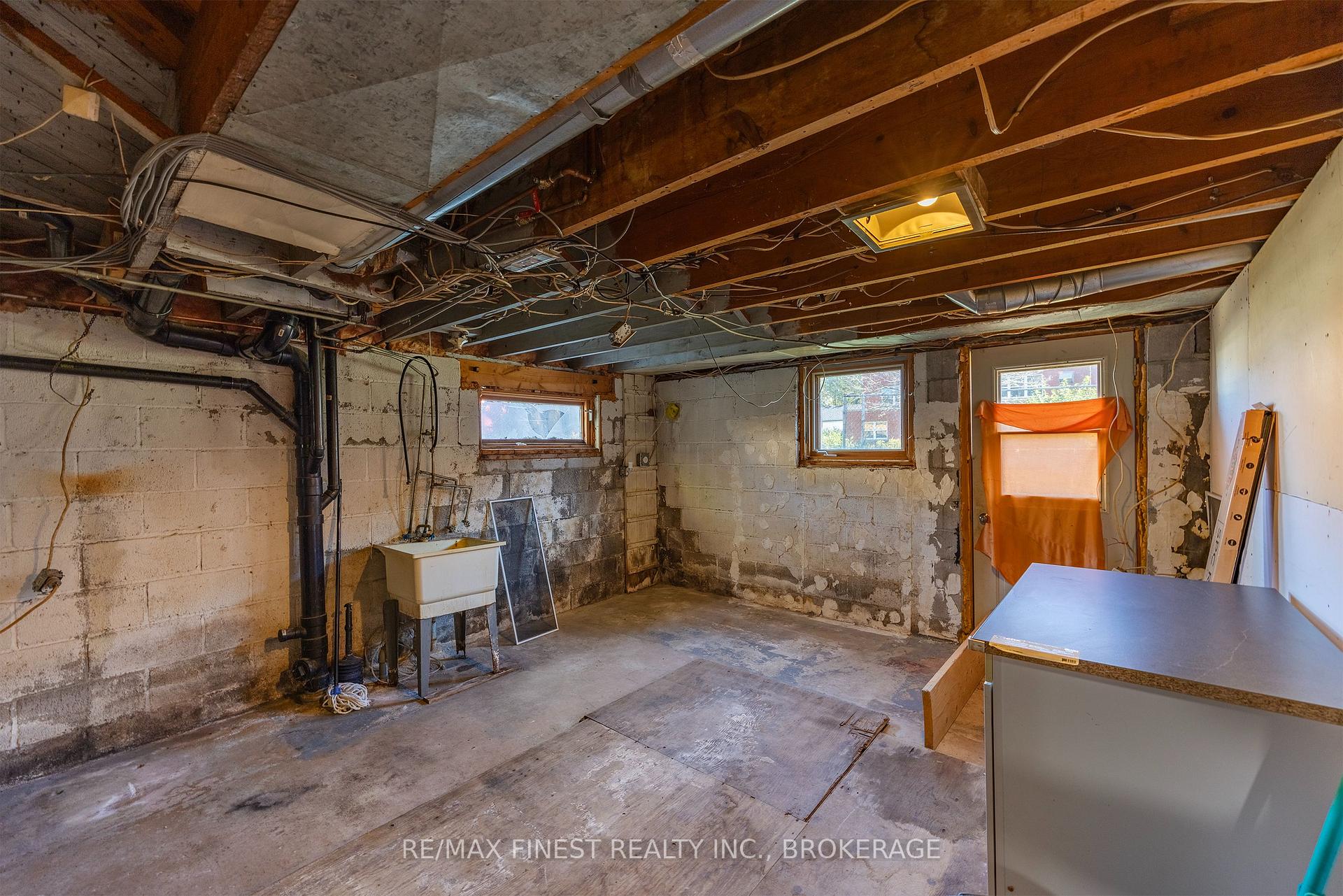 Photo 36 of 3 John Street, Kingston, East of Sir John A. Blvd — HOMEH