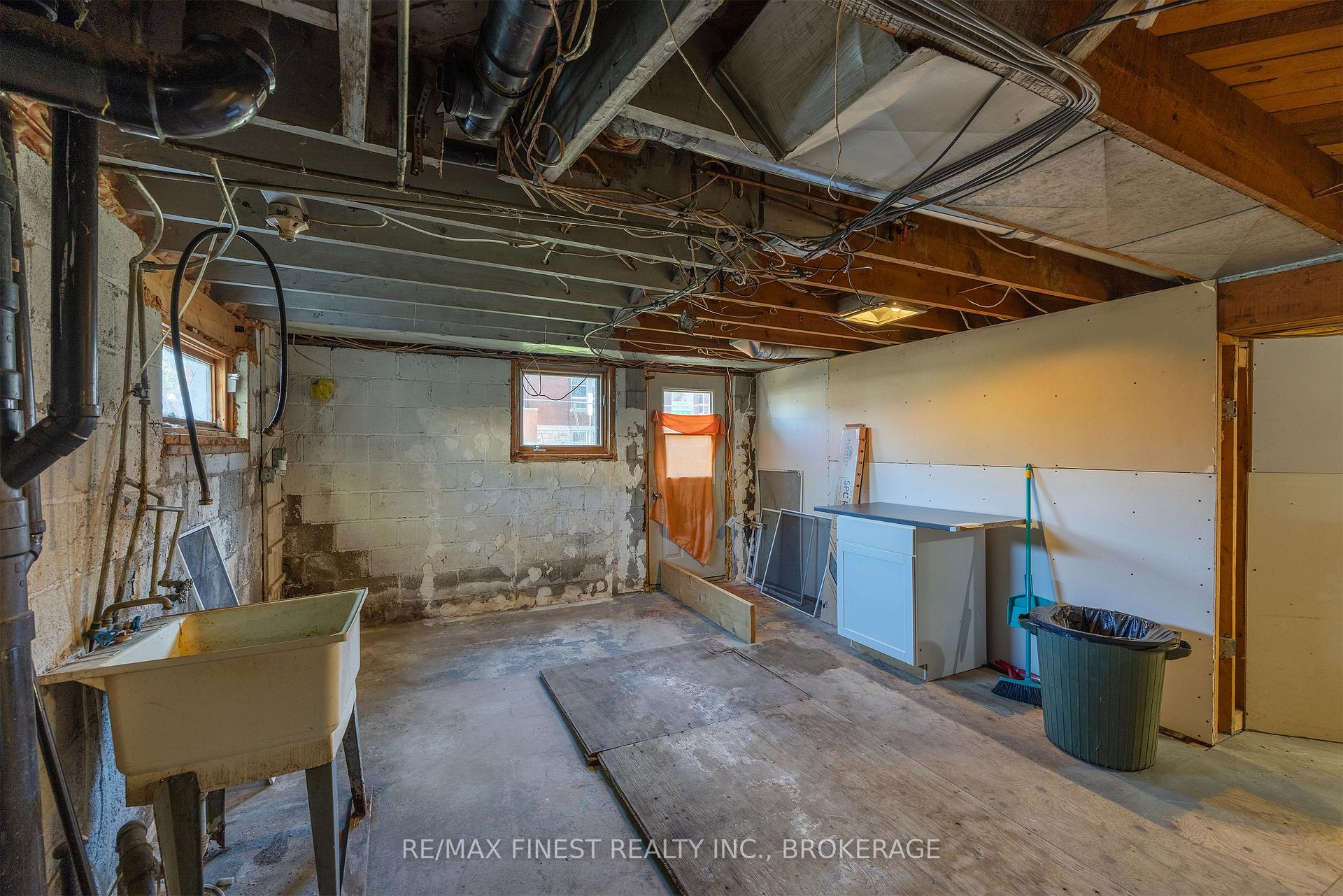 Photo 34 of 3 John Street, Kingston, East of Sir John A. Blvd — HOMEH