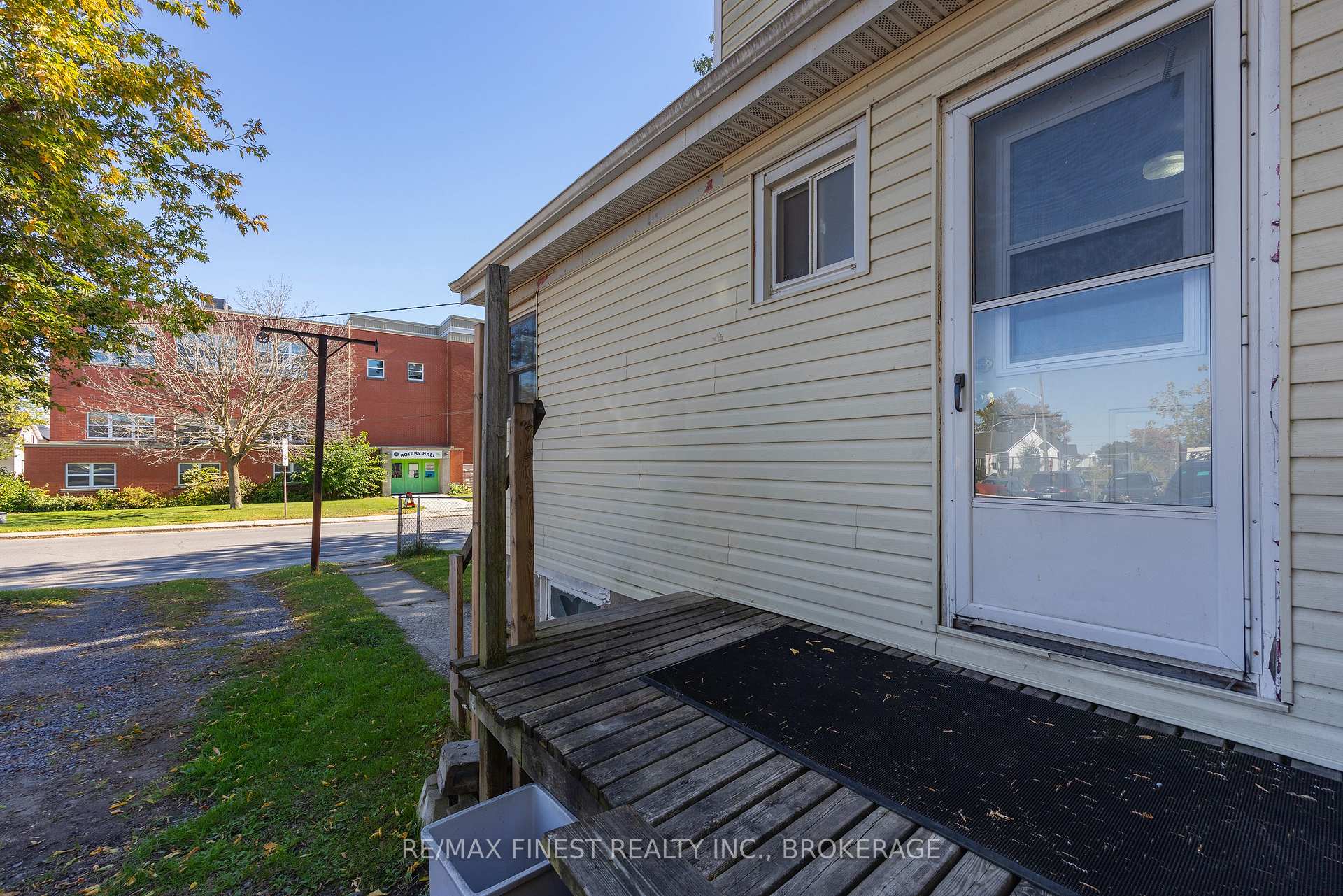 Photo 41 of 3 John Street, Kingston, East of Sir John A. Blvd — HOMEH