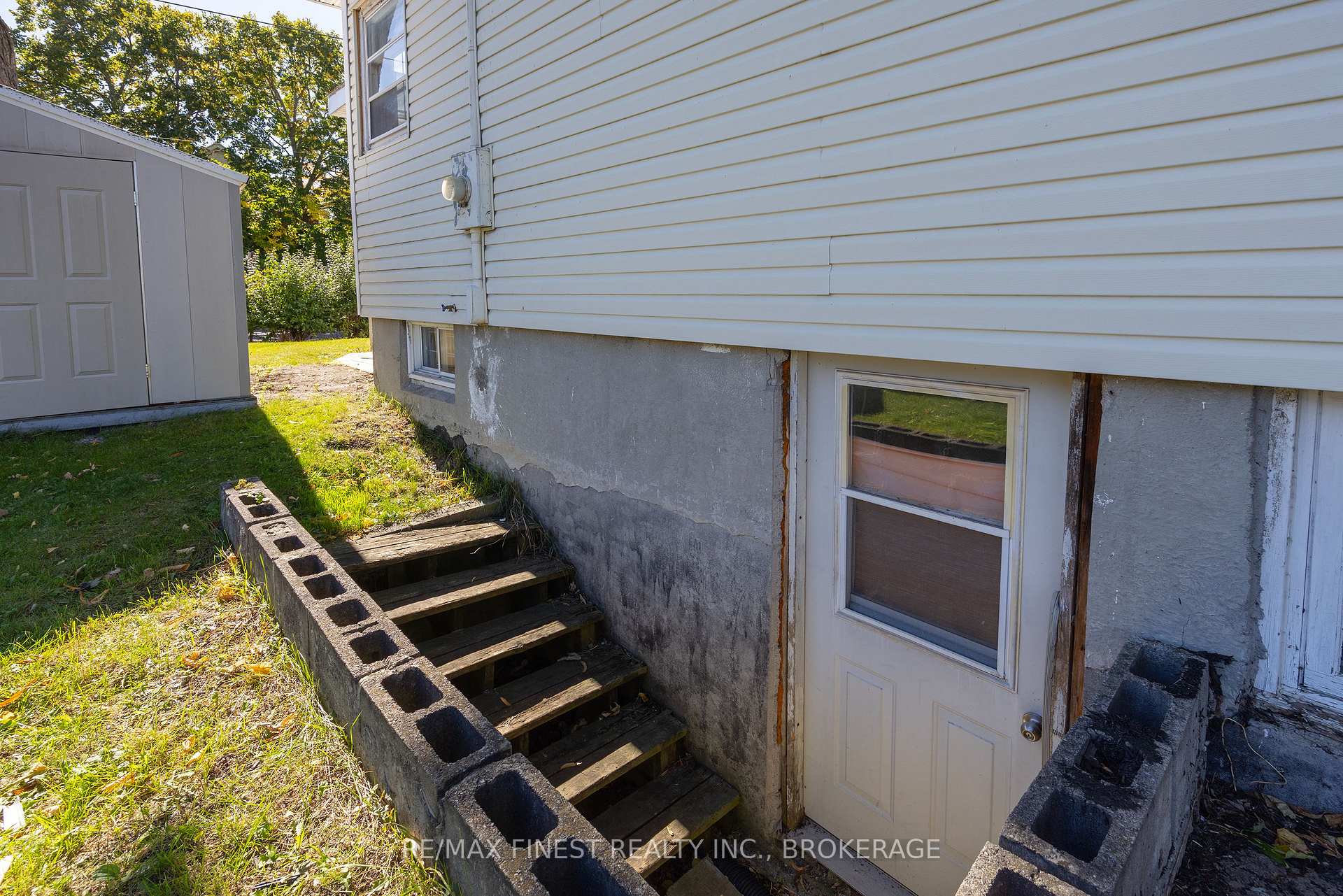 Photo 43 of 3 John Street, Kingston, East of Sir John A. Blvd — HOMEH