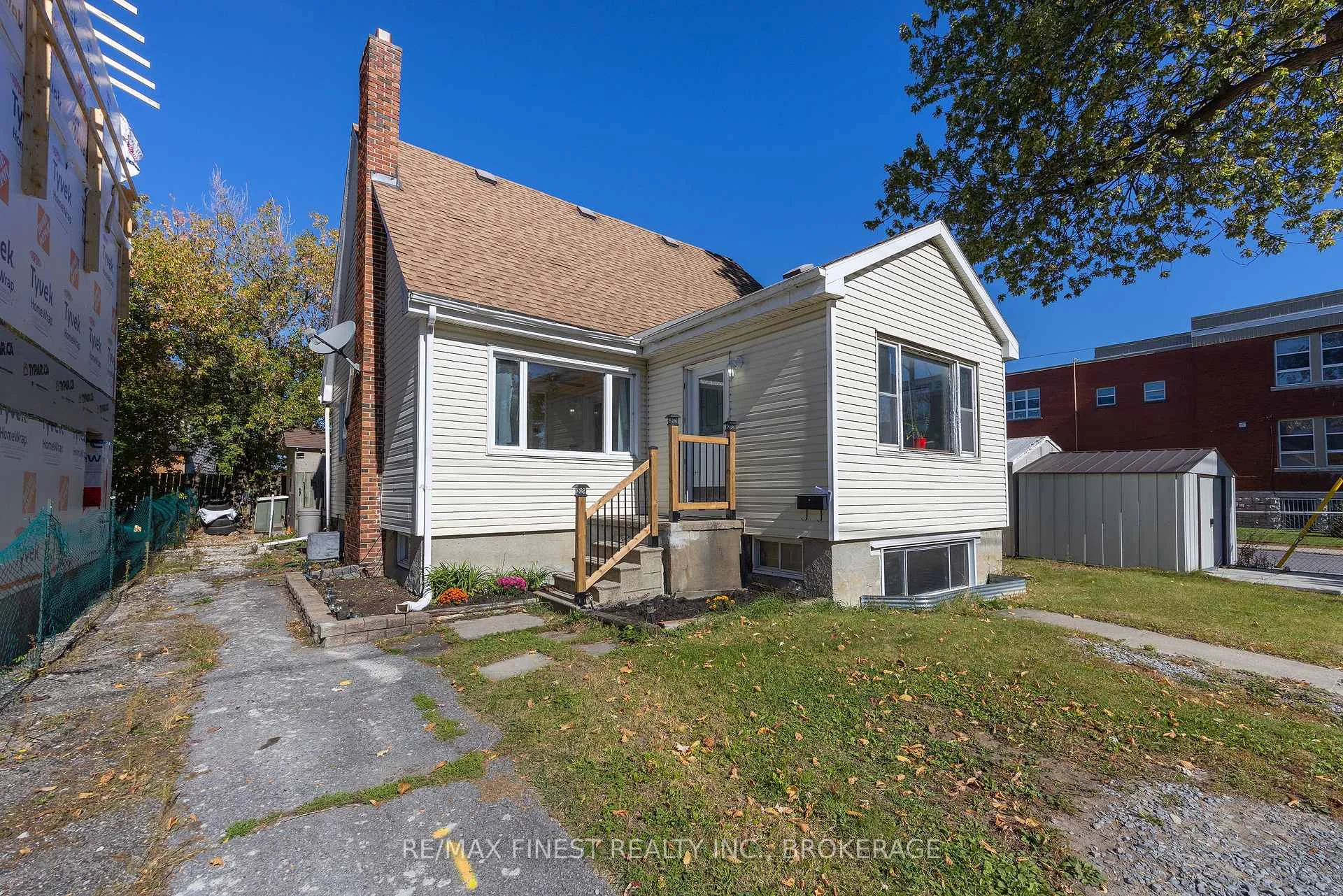 Photo 6 of 3 John Street, Kingston, East of Sir John A. Blvd — HOMEH