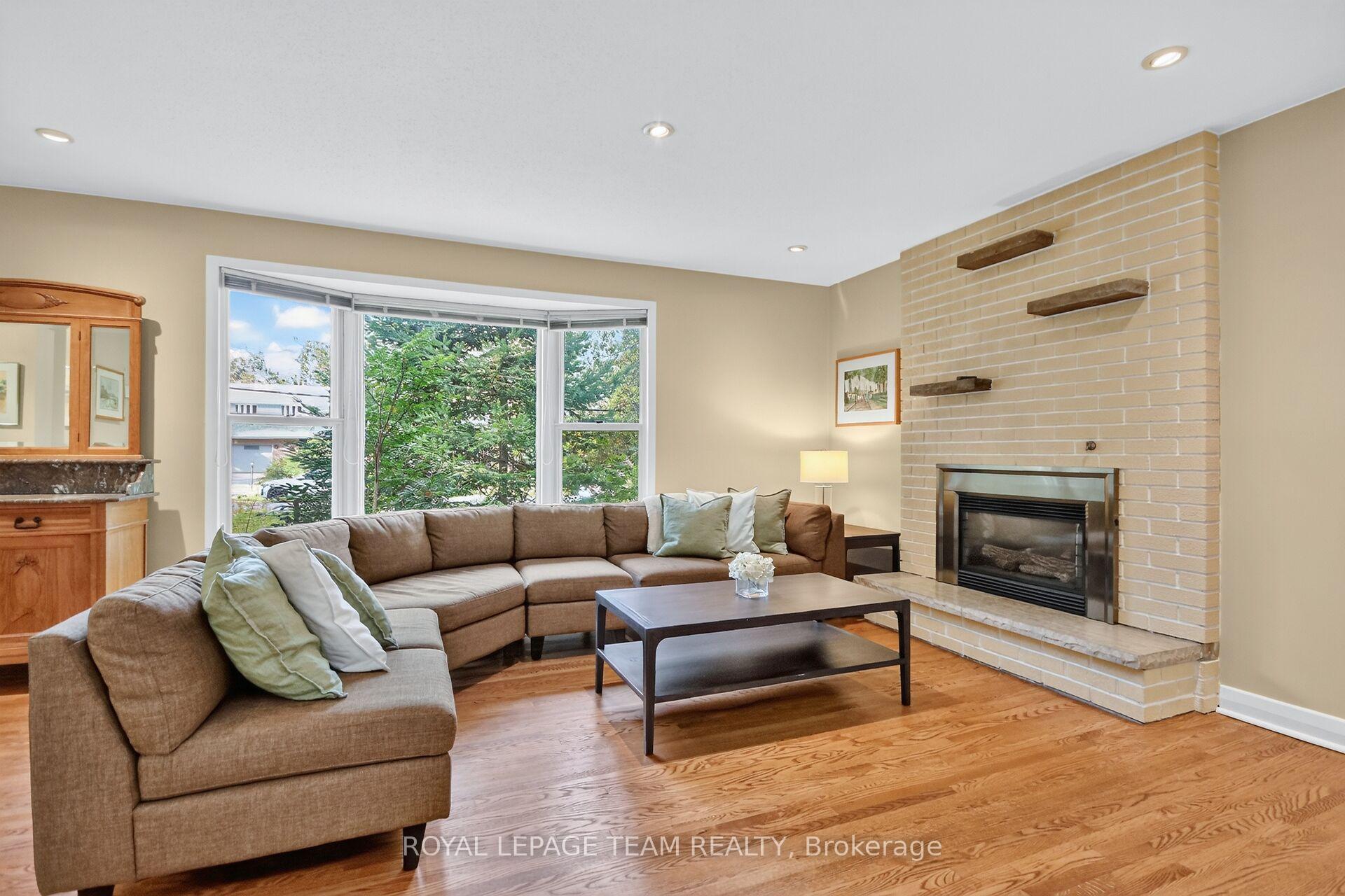 Photo 5 of 20 Gervin Street, Ottawa, Pineglen — HOMEH