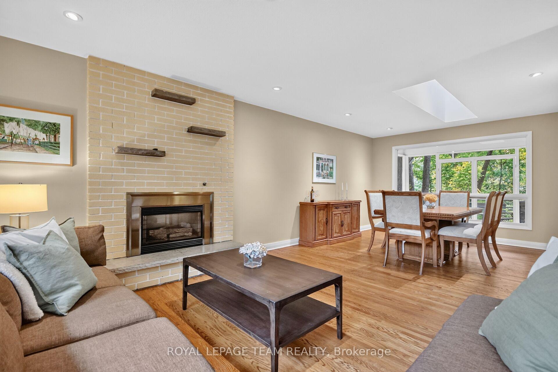 Photo 6 of 20 Gervin Street, Ottawa, Pineglen — HOMEH