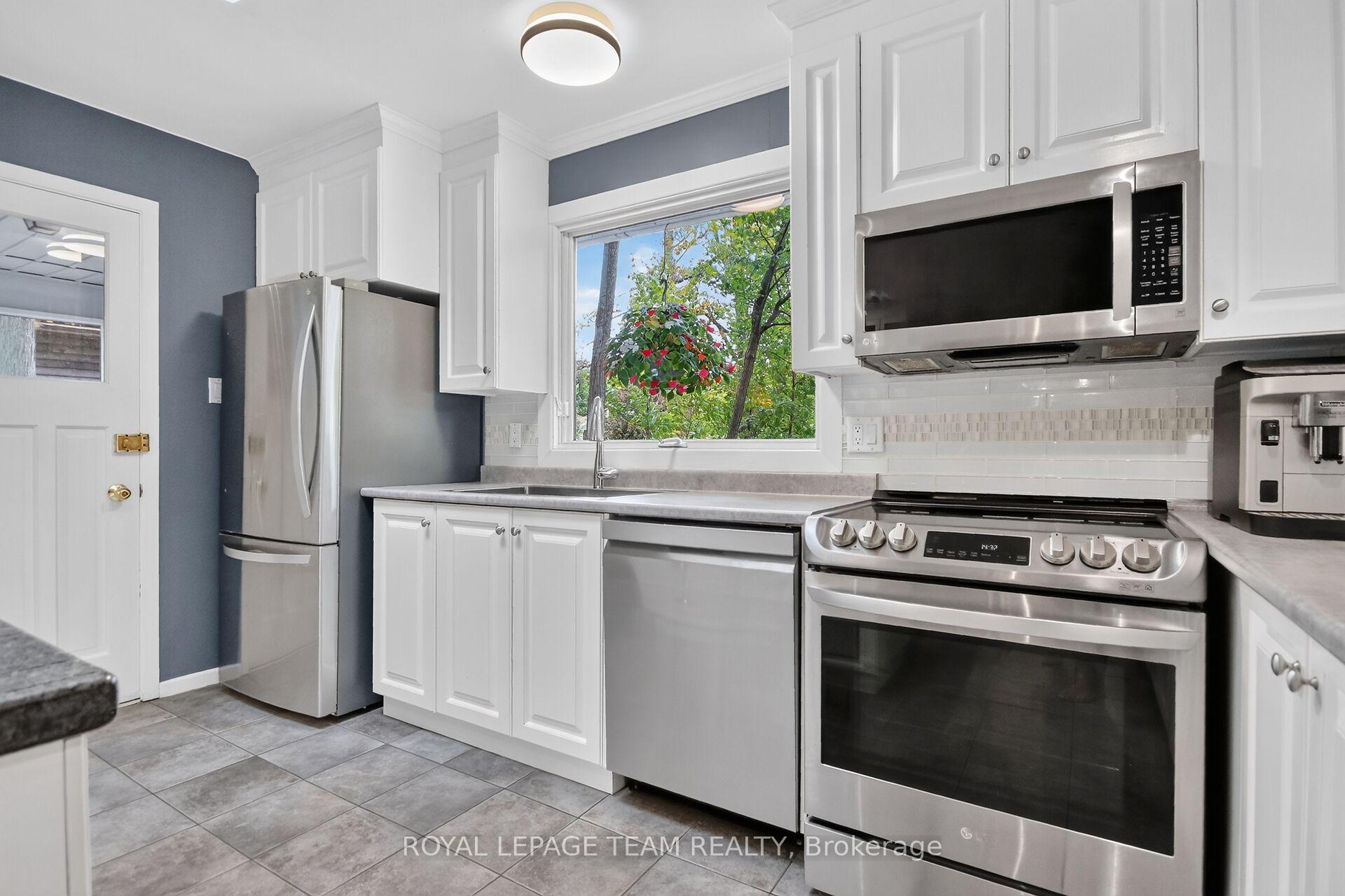 Photo 9 of 20 Gervin Street, Ottawa, Pineglen — HOMEH