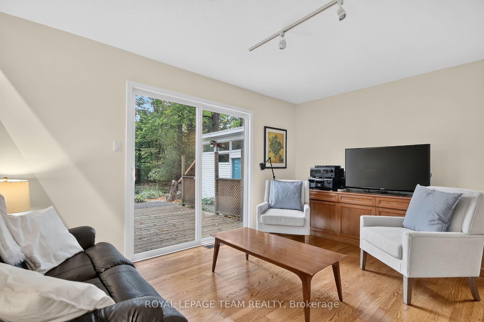 Photo 12 of 20 Gervin Street, Ottawa, Pineglen — HOMEH