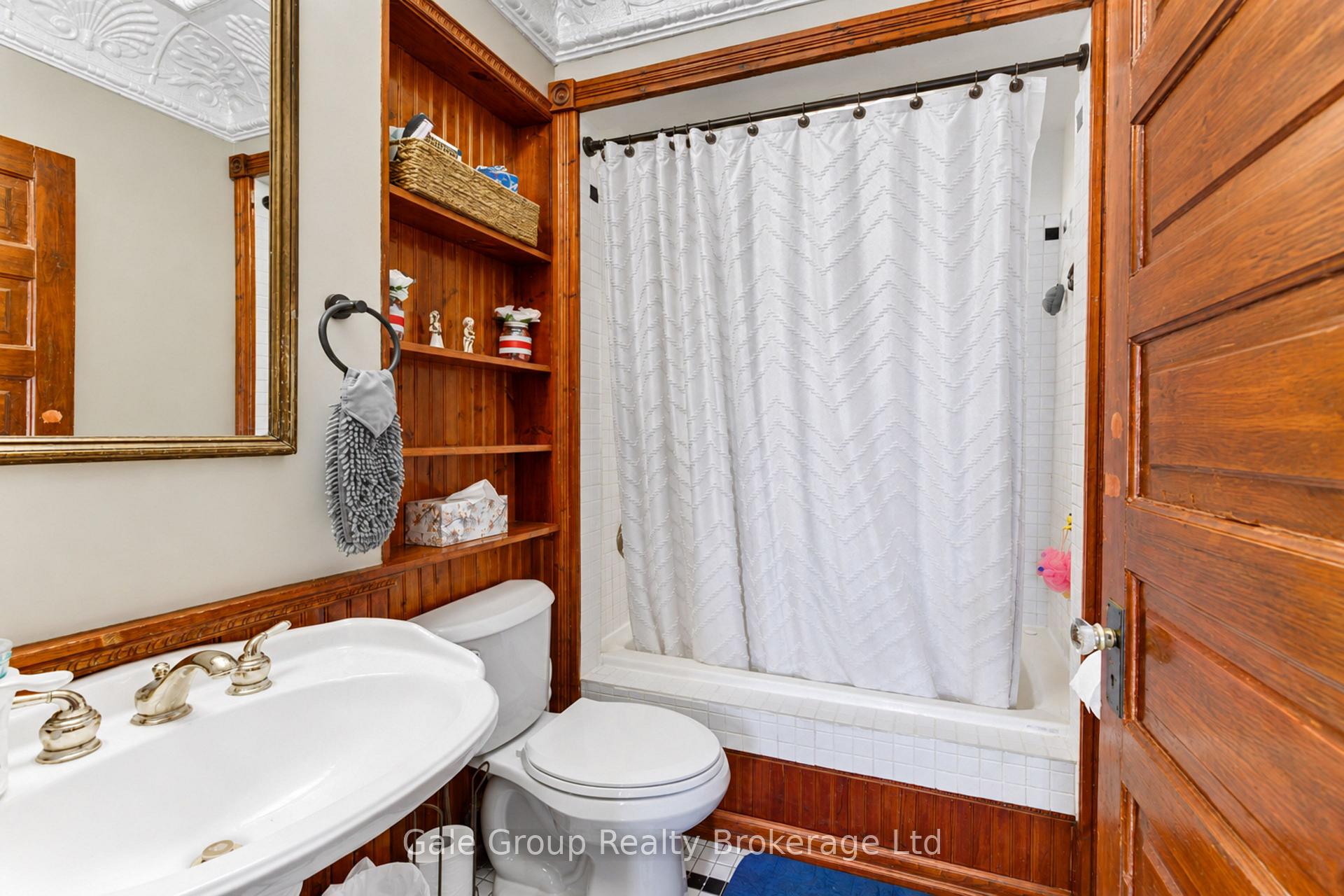 Photo 10 of 551 Grant Street, Woodstock, Woodstock - North — HOMEH