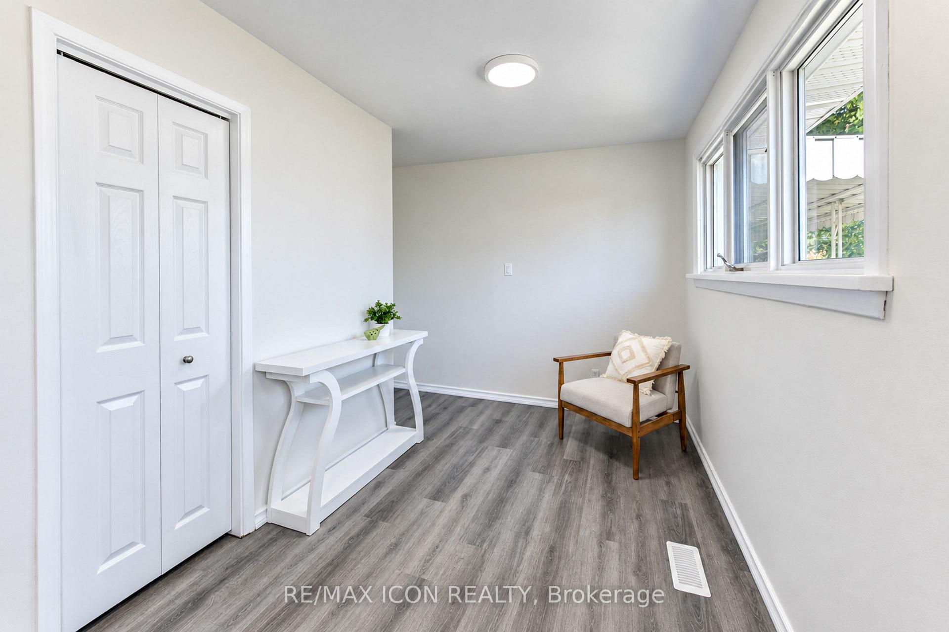 Photo 24 of 64 Lowrey Avenue S, Cambridge, Alison — HOMEH