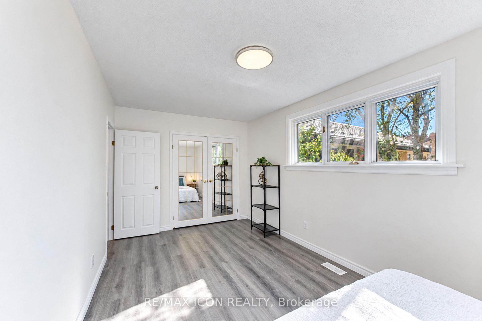 Photo 37 of 64 Lowrey Avenue S, Cambridge, Alison — HOMEH