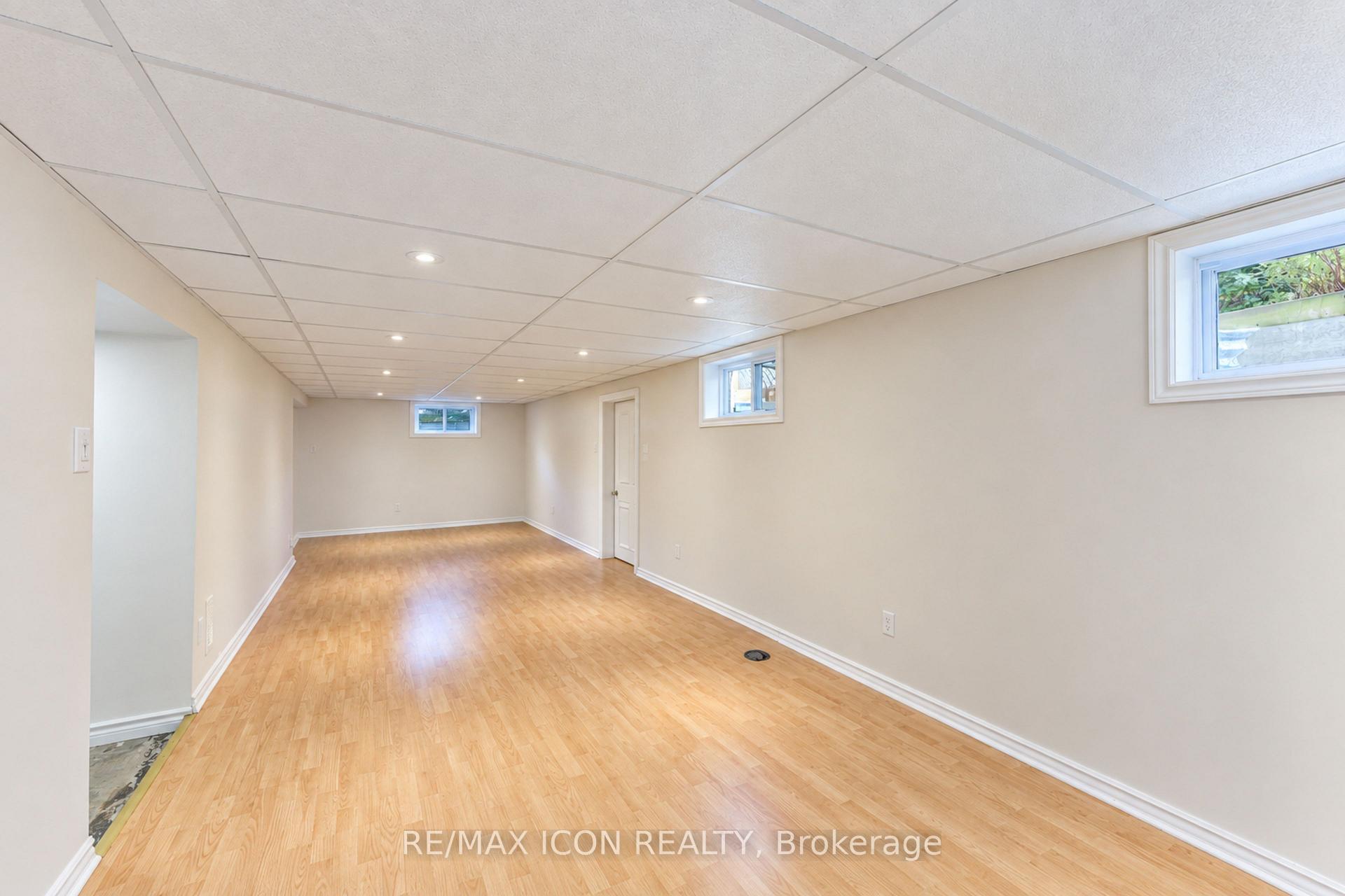 Photo 38 of 64 Lowrey Avenue S, Cambridge, Alison — HOMEH