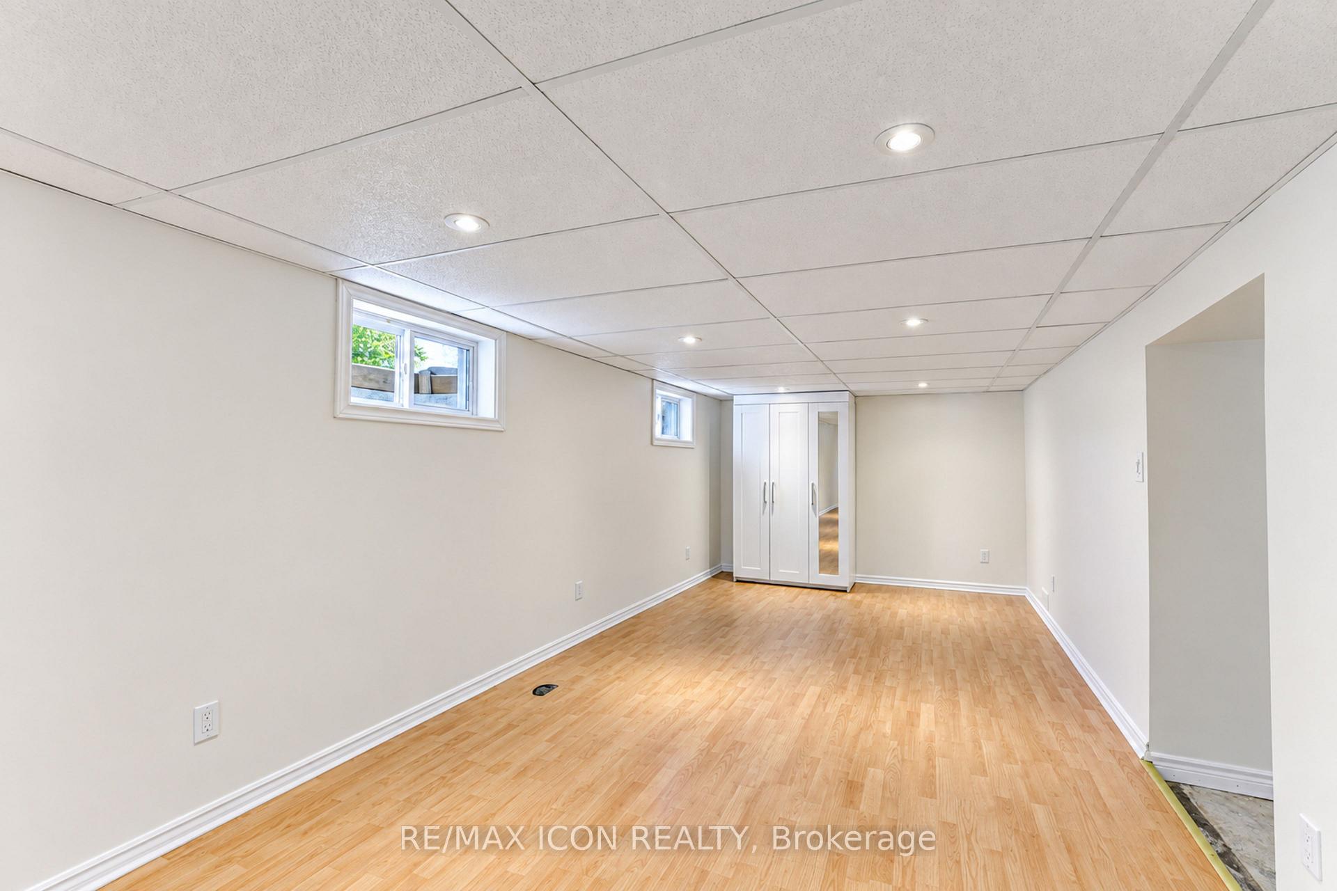 Photo 39 of 64 Lowrey Avenue S, Cambridge, Alison — HOMEH