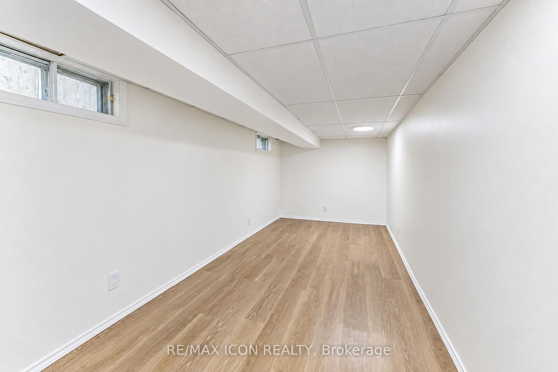 Photo 42 of 64 Lowrey Avenue S, Cambridge, Alison — HOMEH