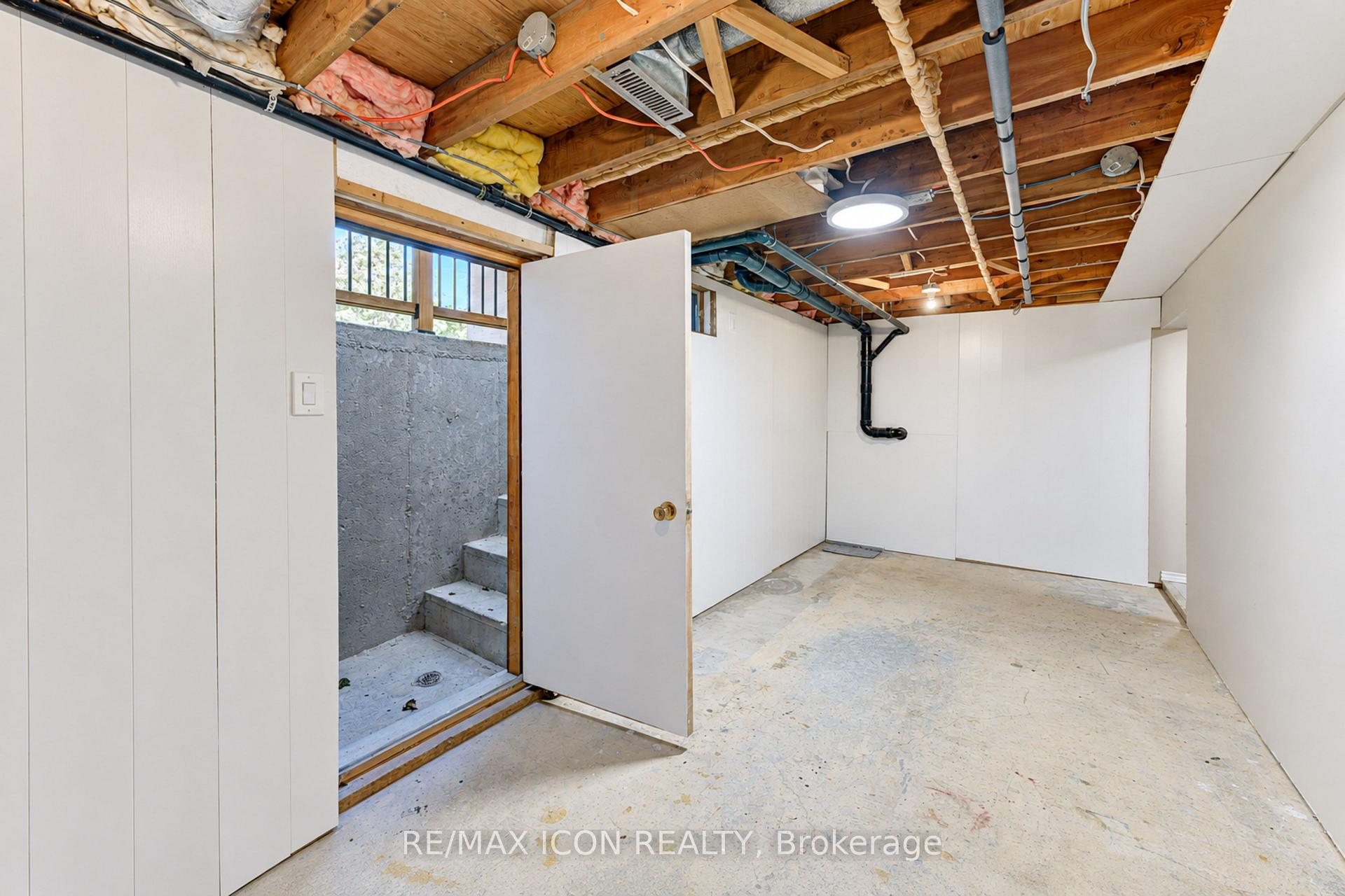 Photo 44 of 64 Lowrey Avenue S, Cambridge, Alison — HOMEH