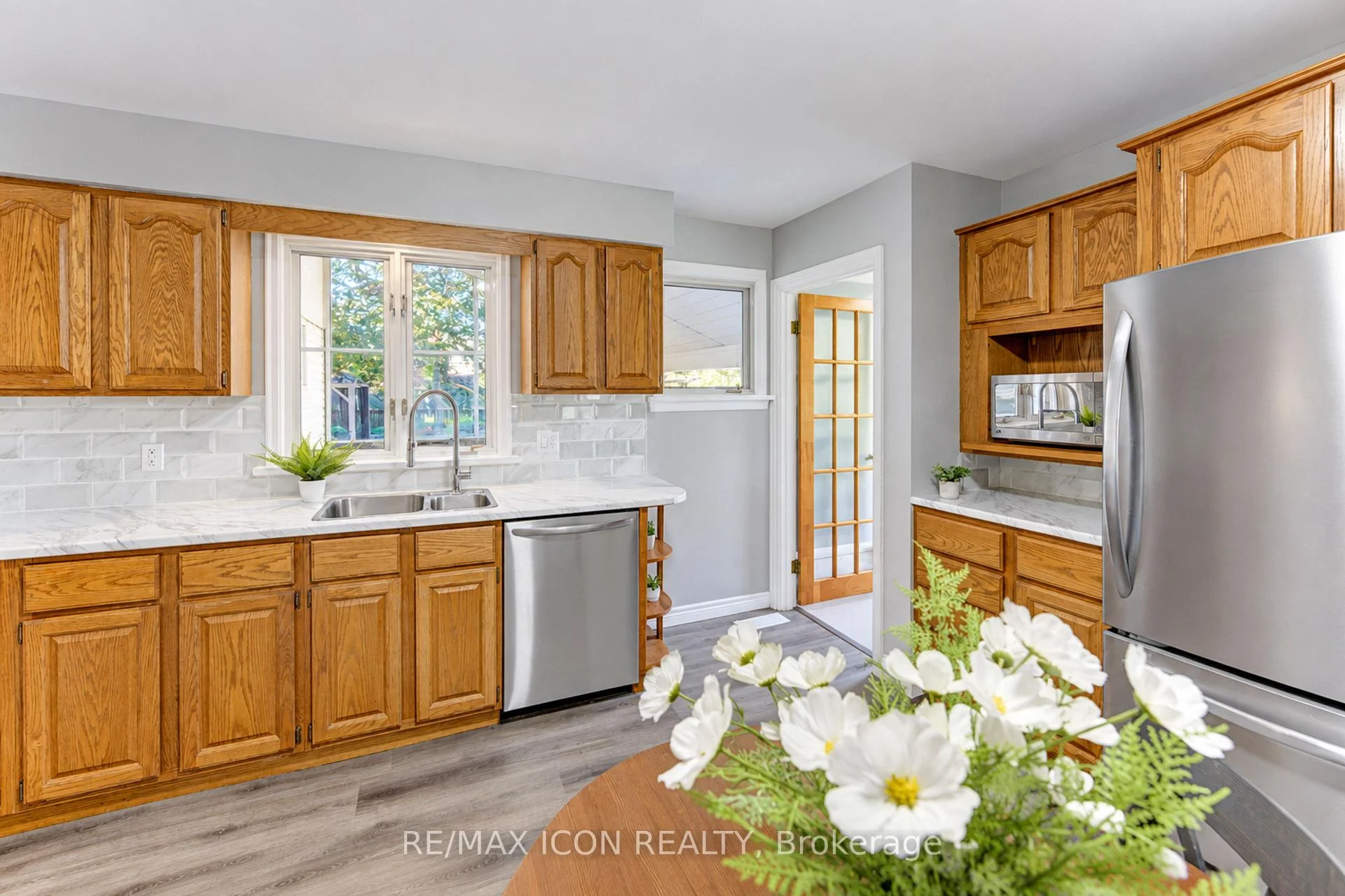 Photo 14 of 64 Lowrey Avenue S, Cambridge, Alison — HOMEH