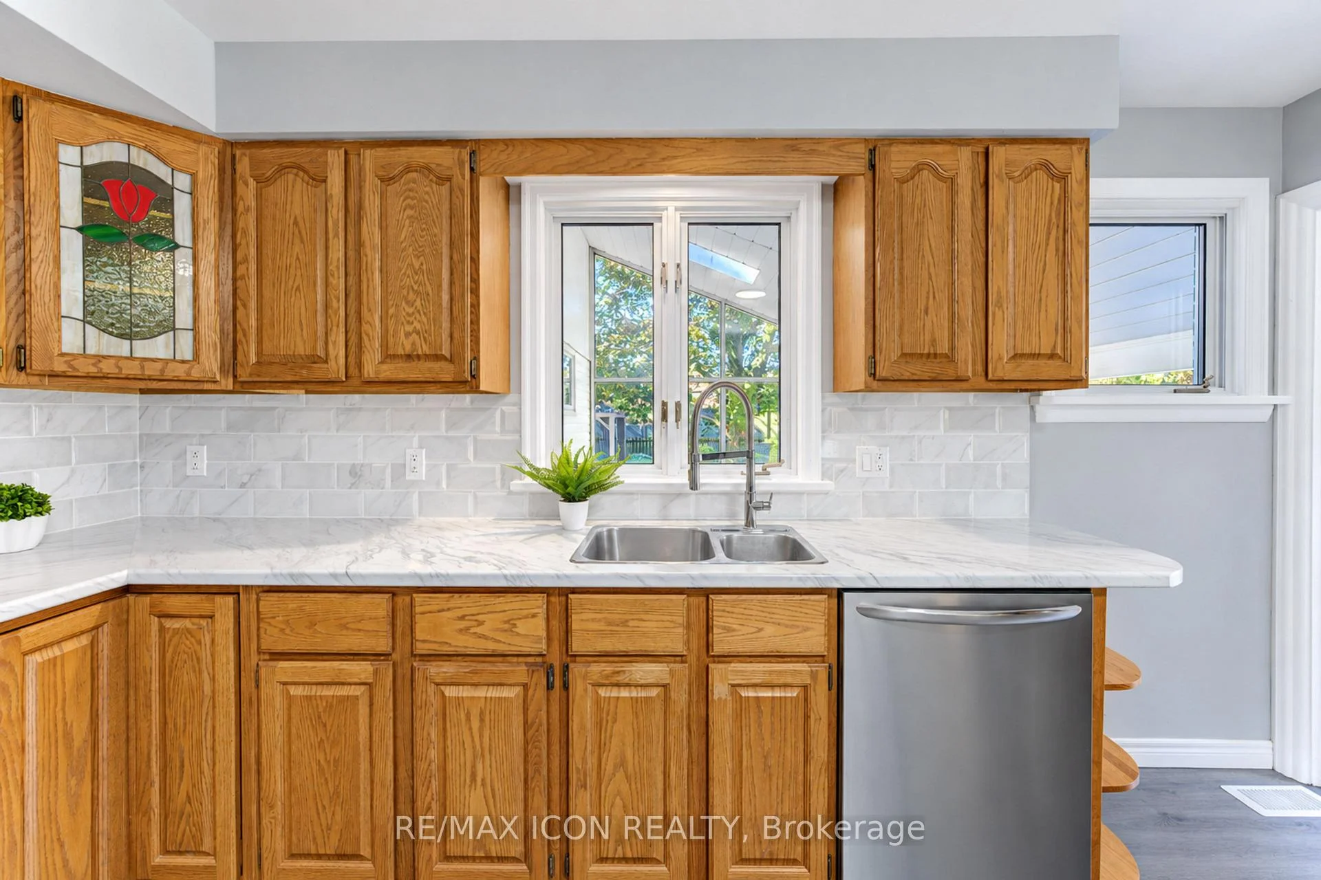 Photo 17 of 64 Lowrey Avenue S, Cambridge, Alison — HOMEH
