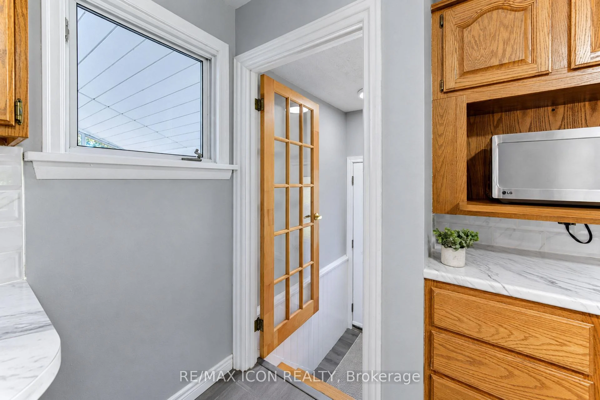 Photo 25 of 64 Lowrey Avenue S, Cambridge, Alison — HOMEH