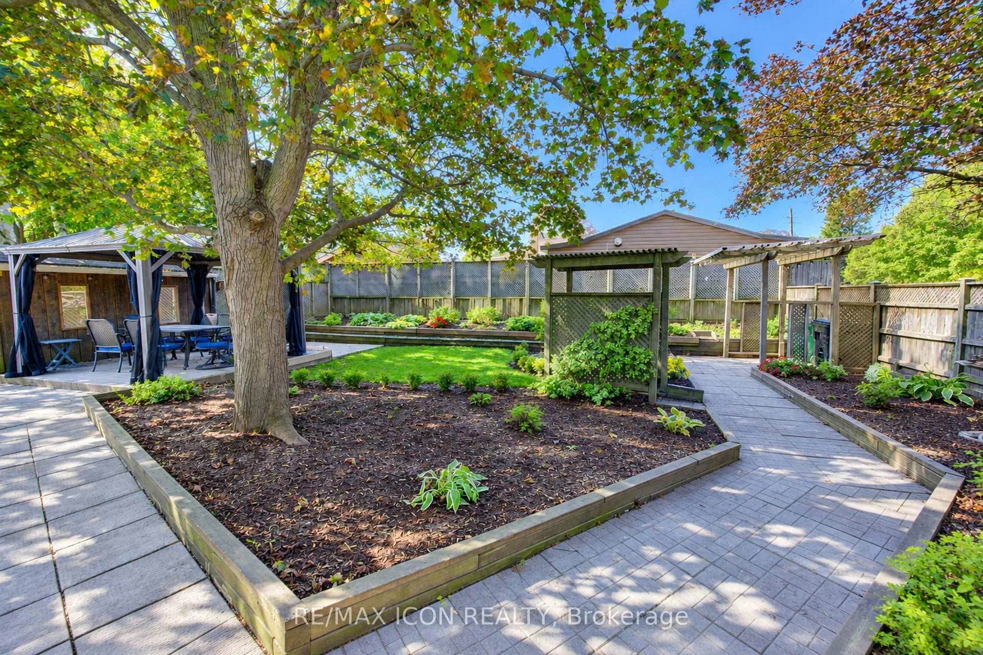 Photo 50 of 64 Lowrey Avenue S, Cambridge, Alison — HOMEH
