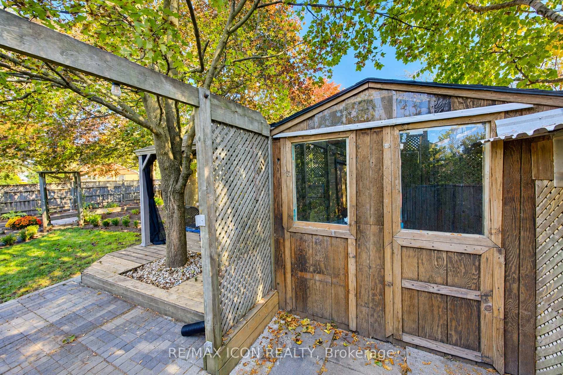Photo 55 of 64 Lowrey Avenue S, Cambridge, Alison — HOMEH