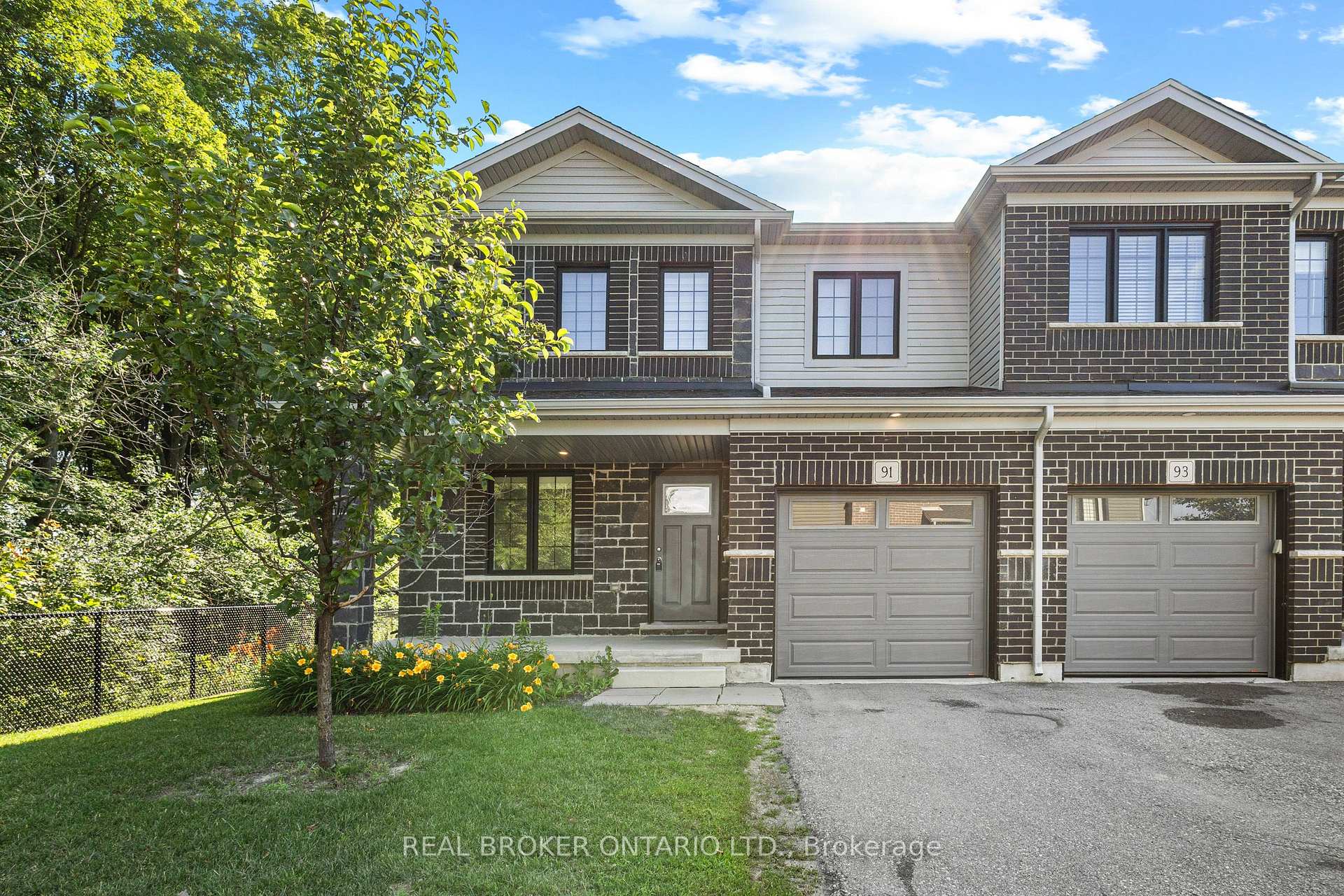 Photo 2 of 91 Woodedge Circle, Kitchener, Pioneer Park/Doon/Wyldwoods — HOMEH