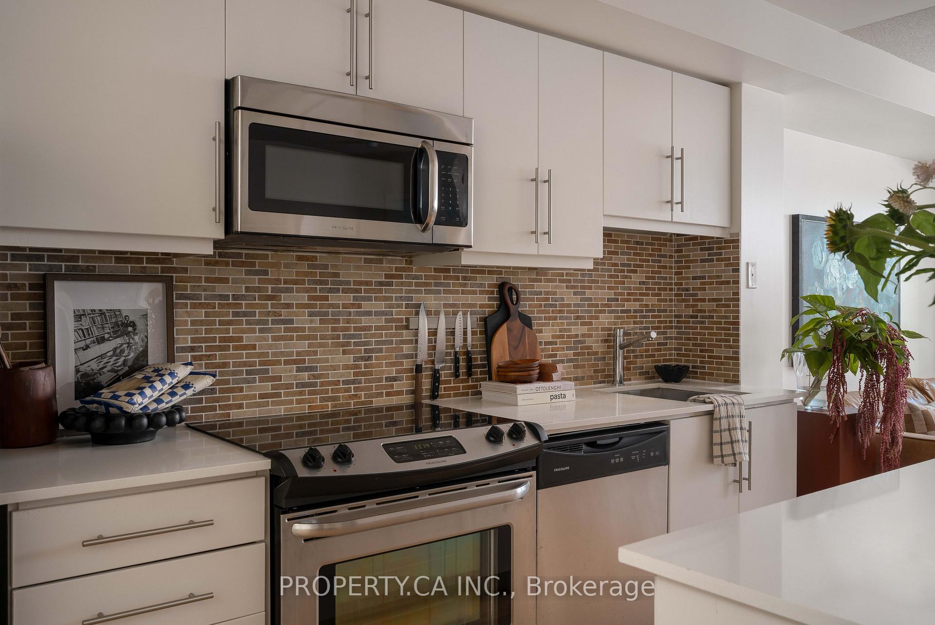 Photo 6 of Unit 413, 1171 Queen Street W, Toronto, Little Portugal — HOMEH