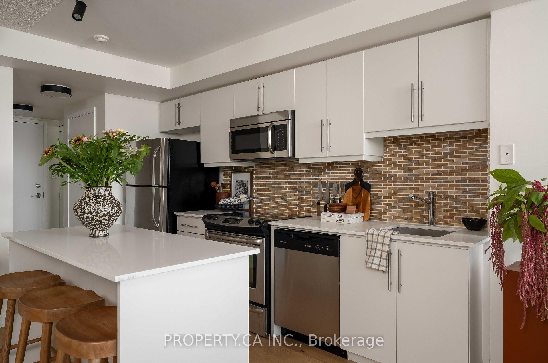 Photo 10 of Unit 413, 1171 Queen Street W, Toronto, Little Portugal — HOMEH