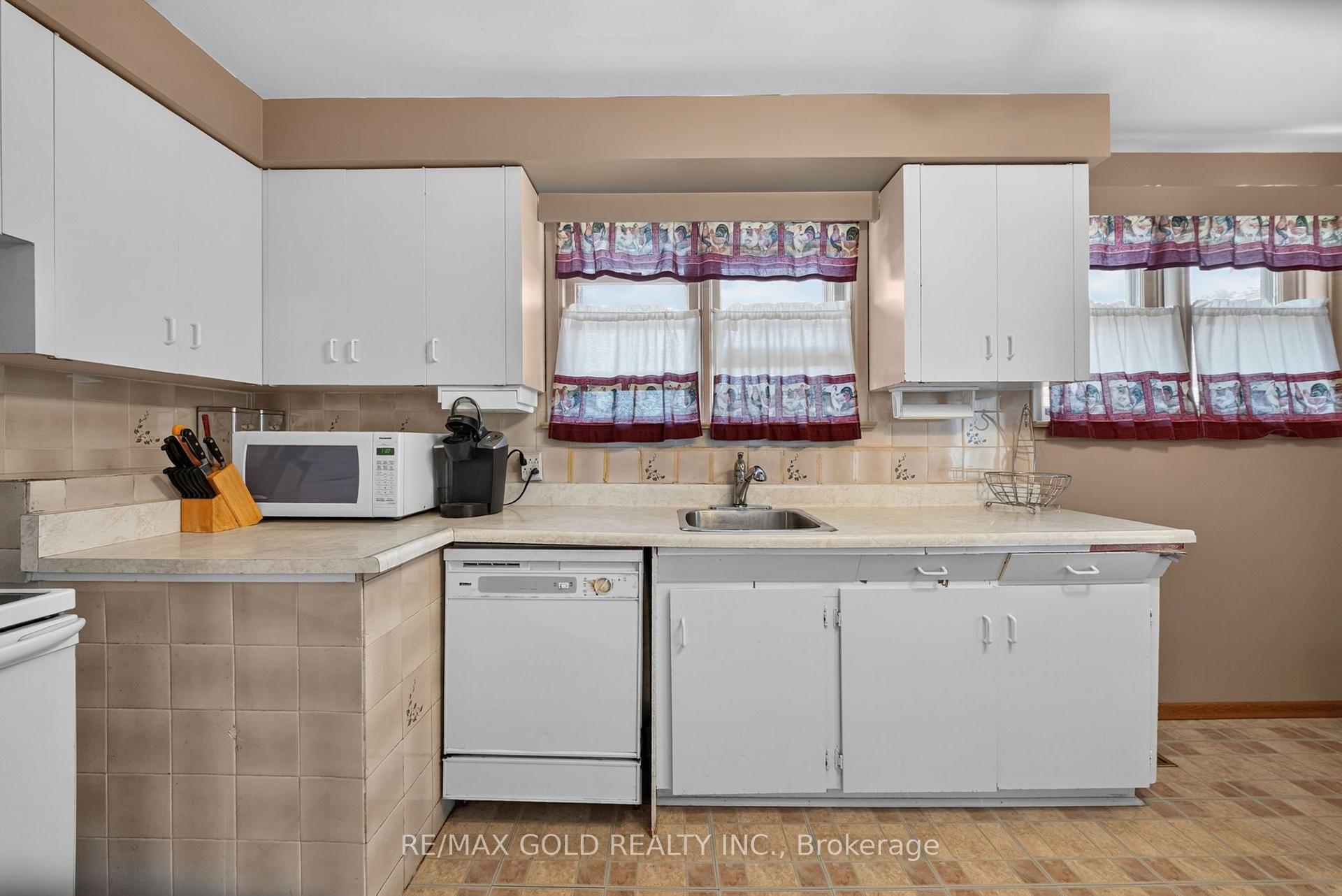 Photo 13 of 27 Alderbury Crescent, Brampton, Avondale — HOMEH