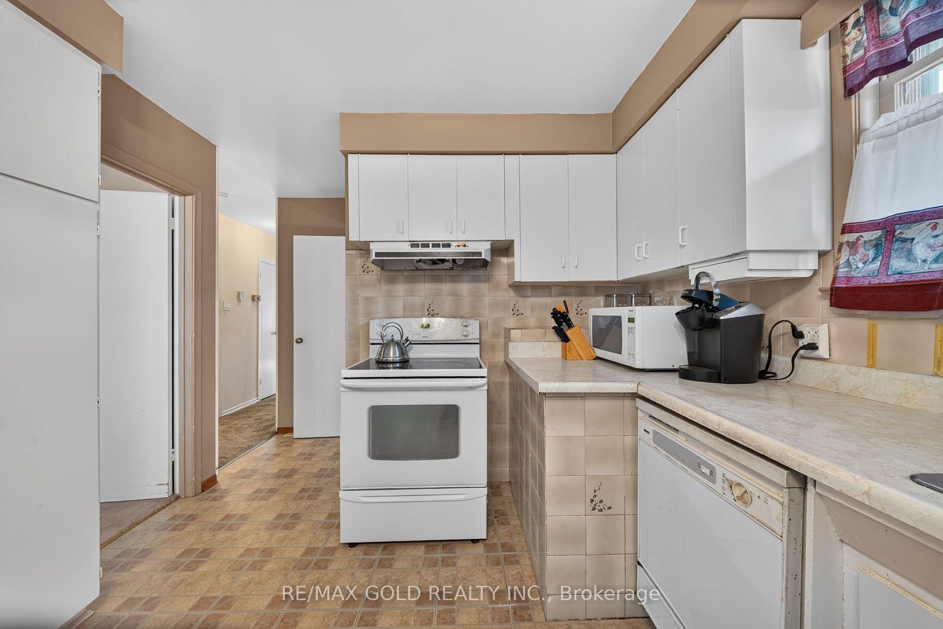 Photo 14 of 27 Alderbury Crescent, Brampton, Avondale — HOMEH