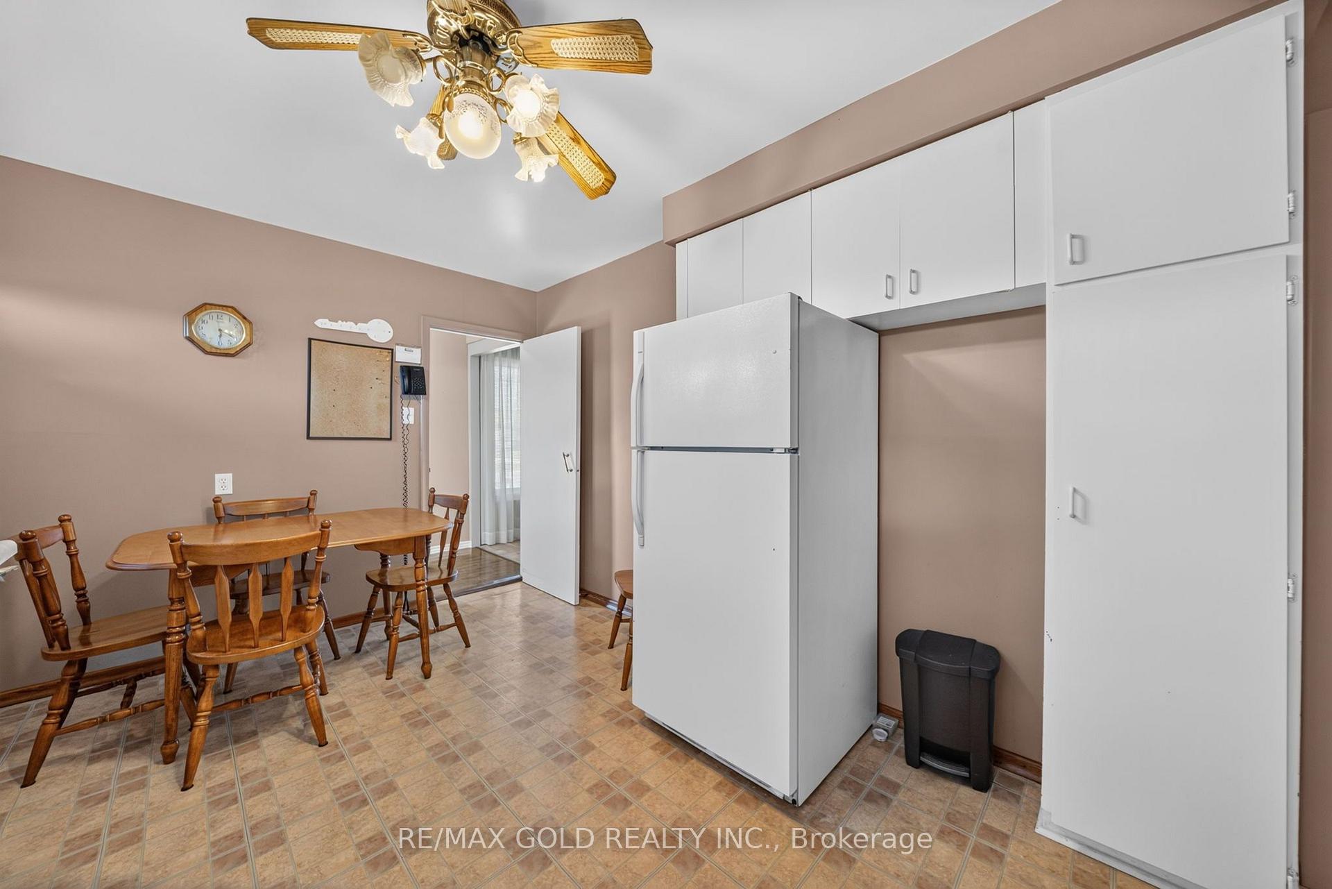 Photo 17 of 27 Alderbury Crescent, Brampton, Avondale — HOMEH