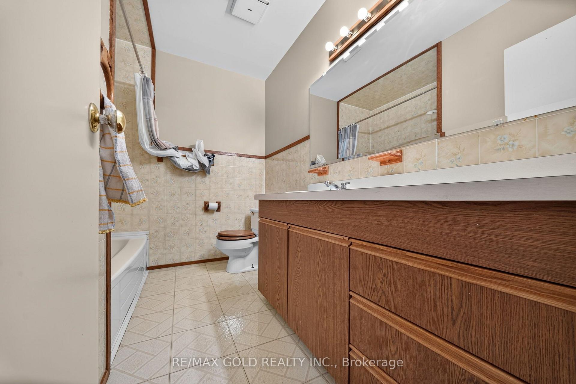 Photo 21 of 27 Alderbury Crescent, Brampton, Avondale — HOMEH