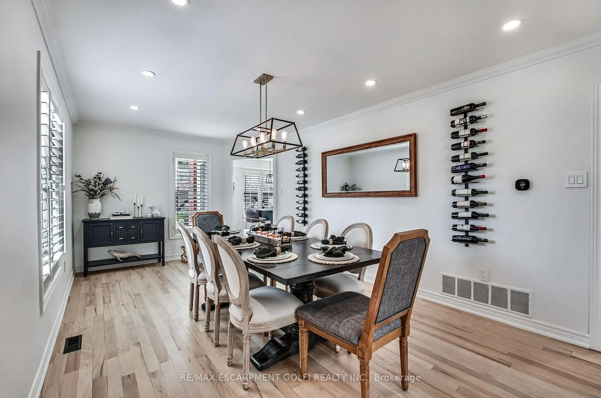 Photo 8 of 1 Tristan Court, Hamilton, Waterdown — HOMEH