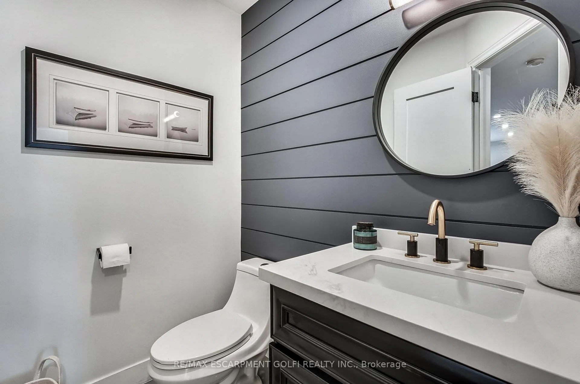 Photo 13 of 1 Tristan Court, Hamilton, Waterdown — HOMEH