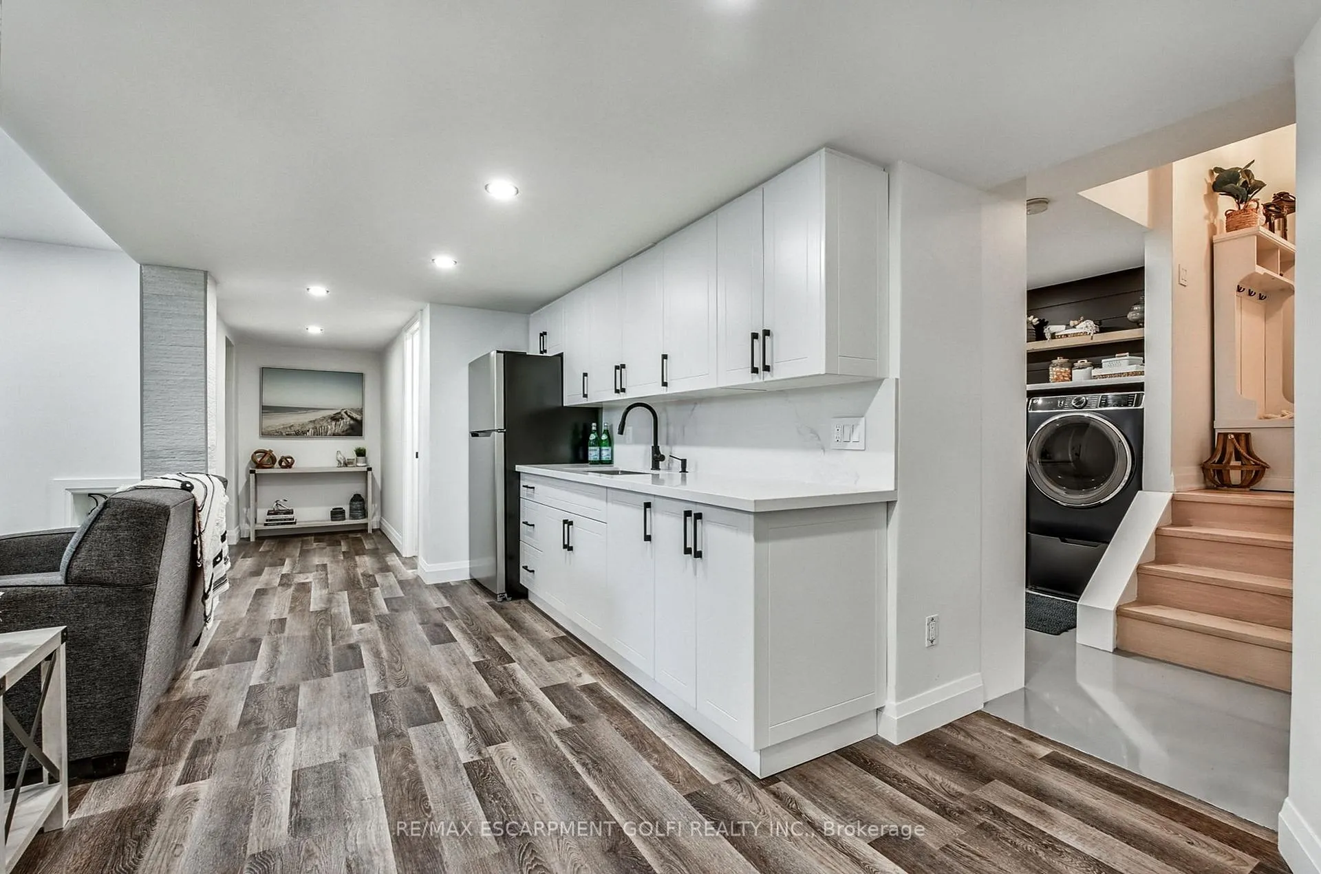 Photo 28 of 1 Tristan Court, Hamilton, Waterdown — HOMEH